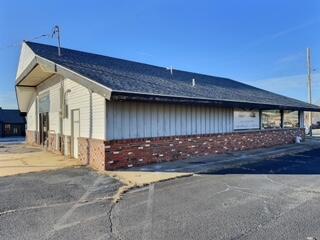 Photo 4 - Commercial Sale for sale – 1419 W Austin Boulevard  Nevada, MO