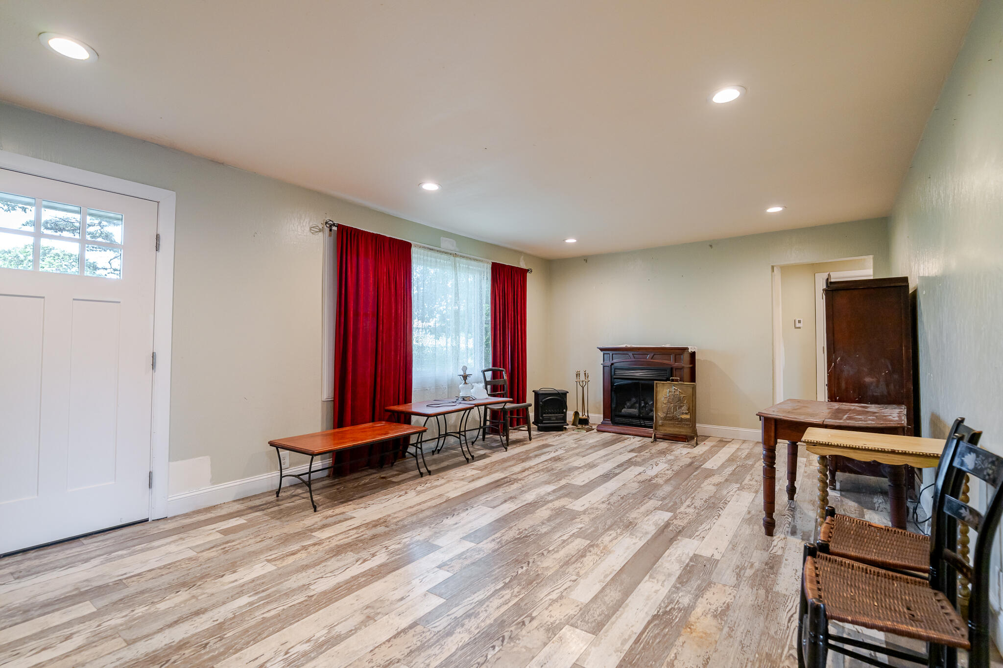 Photo 5 - Residential for sale – 977 W Crestwood Drive  Monett, MO