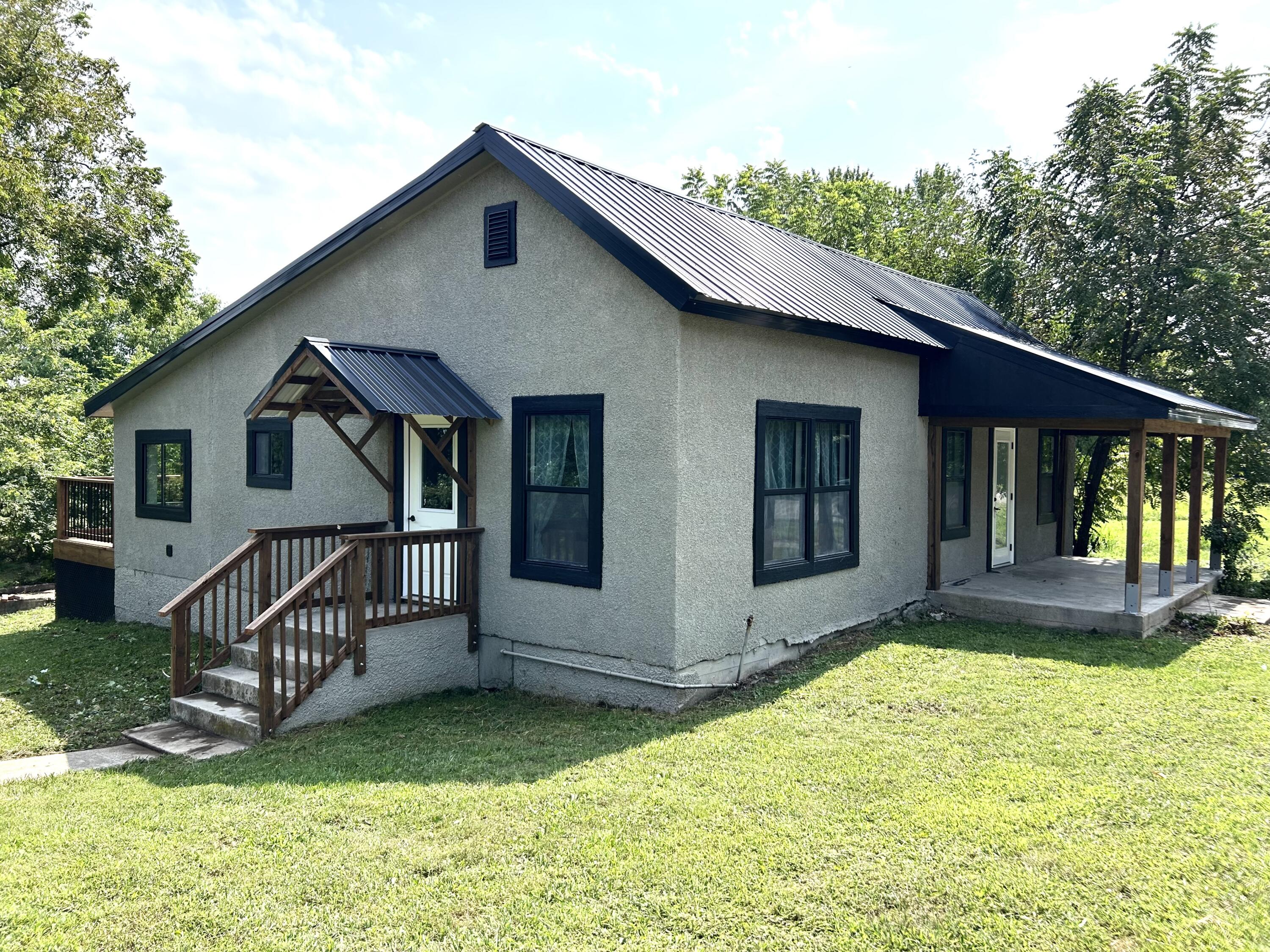 Photo 2 - Residential for sale – 110 N High Street  Mansfield, MO
