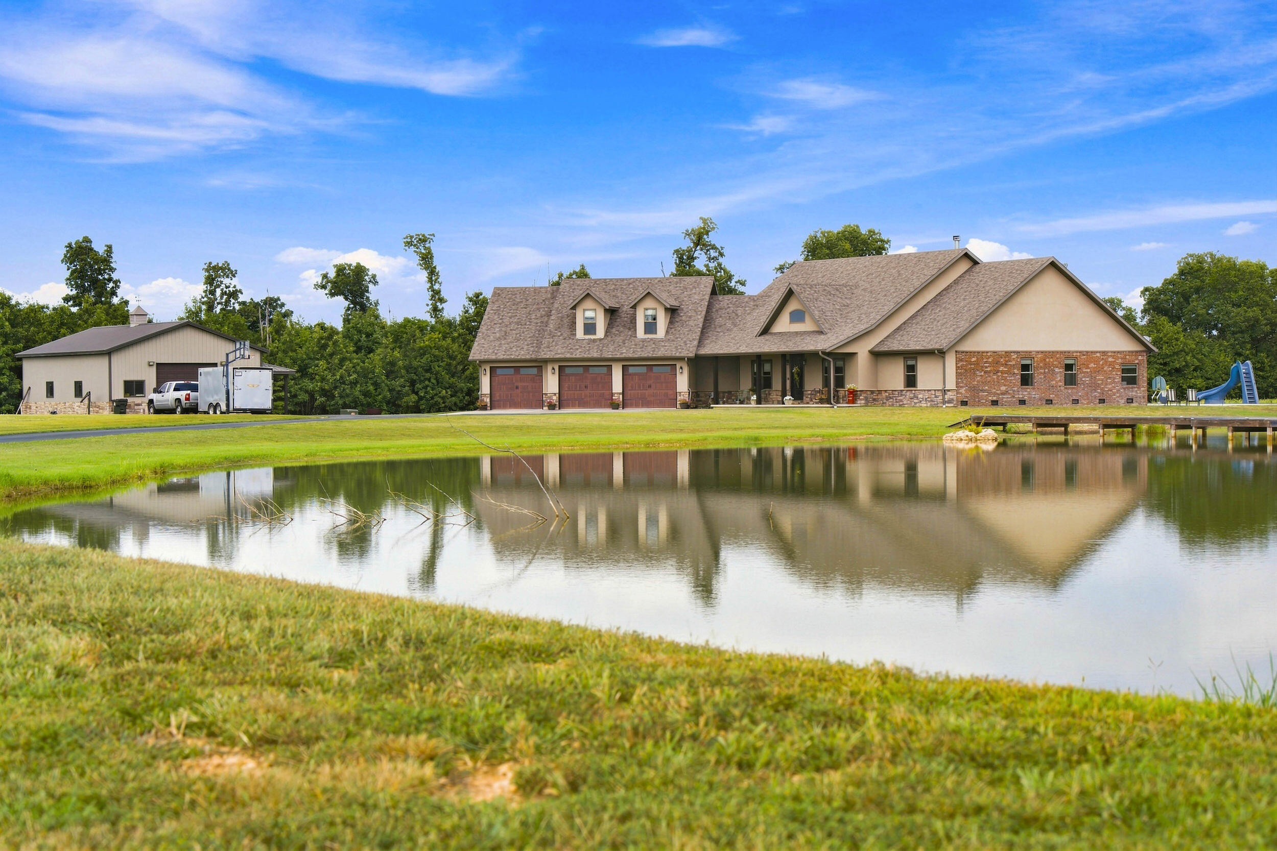 Farm for sale – 22554 Lawrence 1200 Aurora, MO