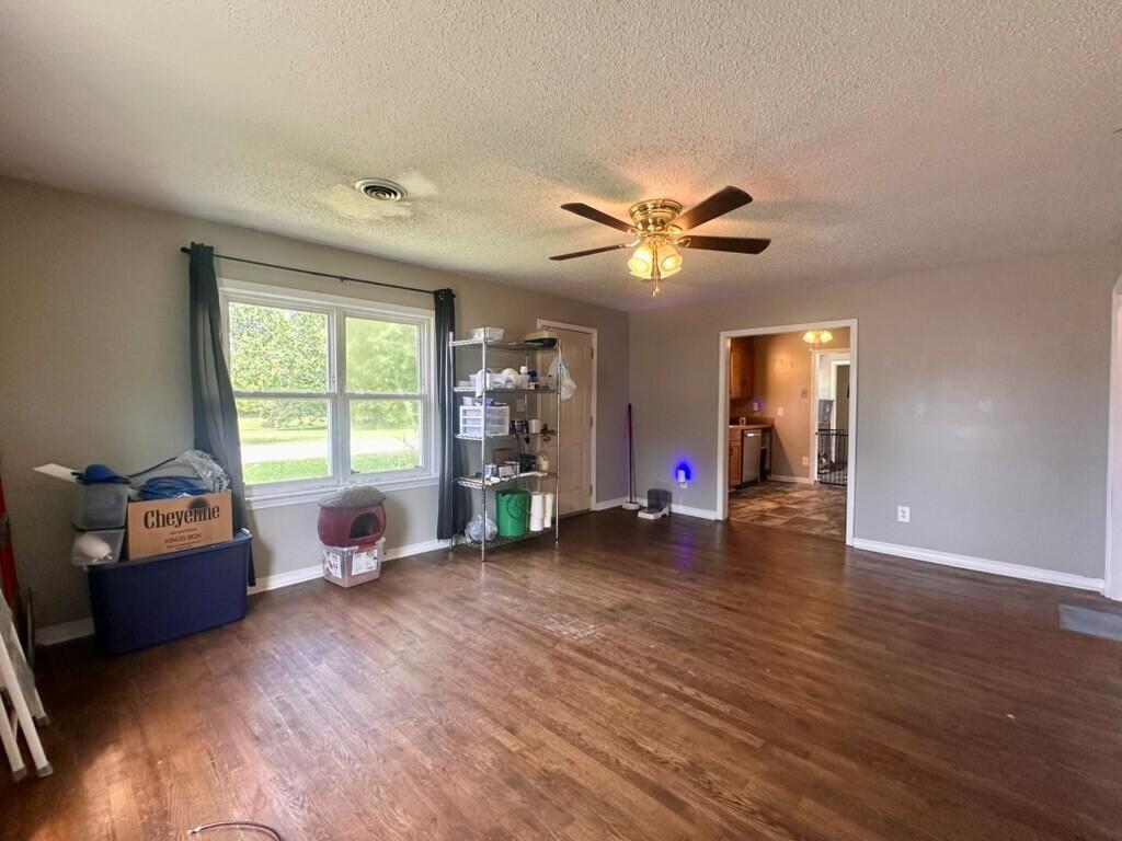 Photo 12 - Residential for sale – 1846  Hazel Avenue  Carthage, MO