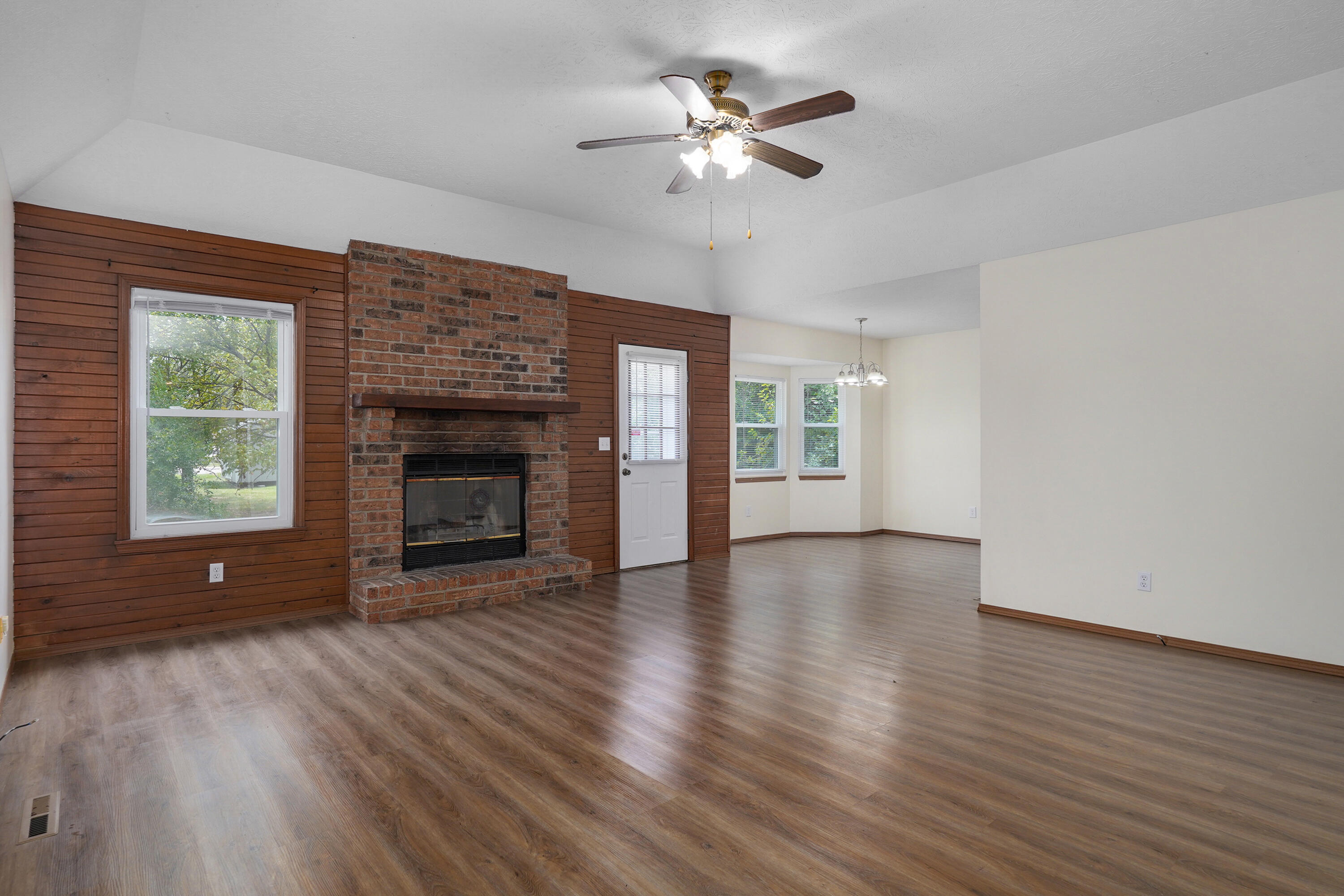 Photo 6 - Residential for sale – 515 W Edgewood Street  Springfield, MO