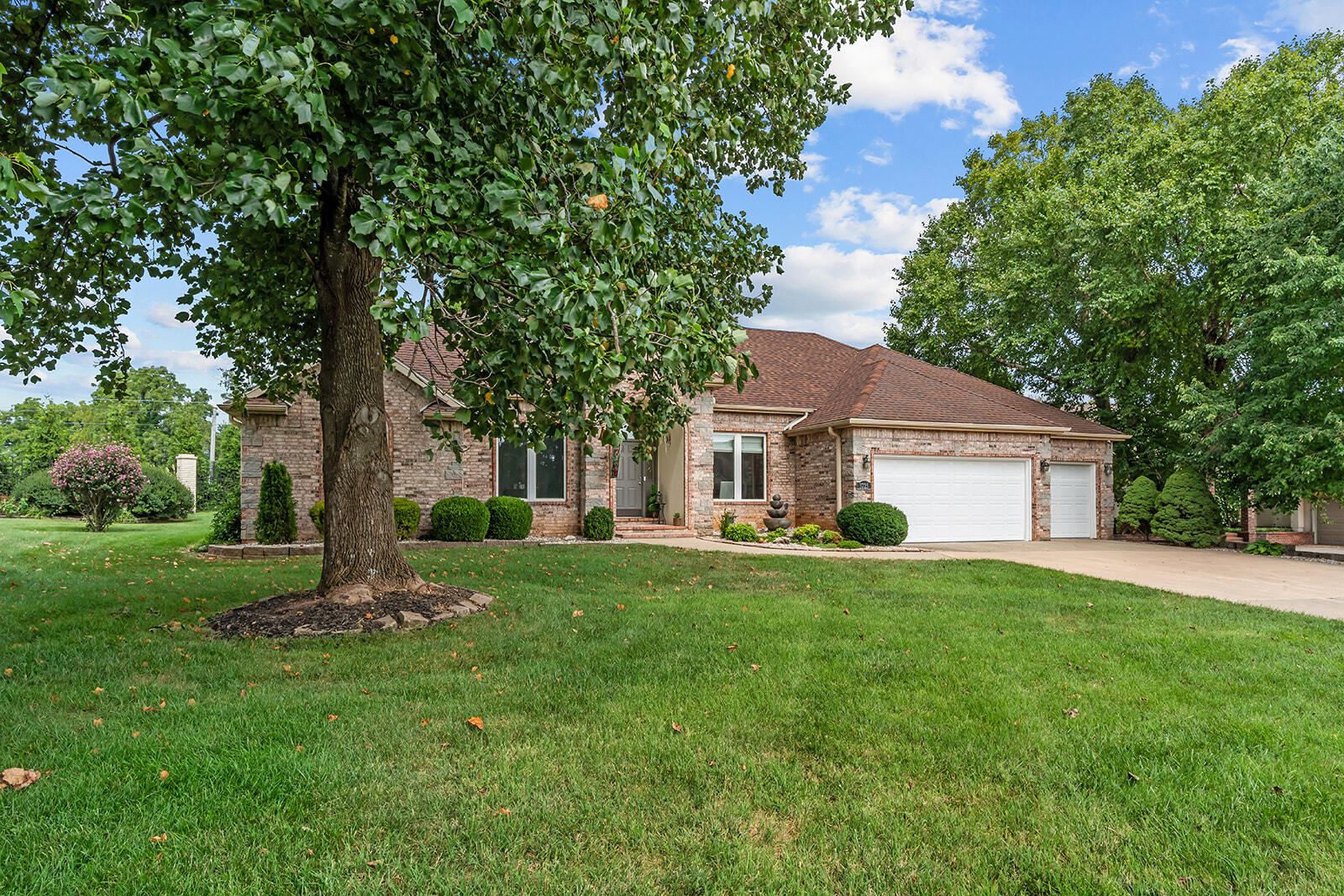 Photo 3 - Residential for sale – 3725 E Cromwell Lane  Springfield, MO