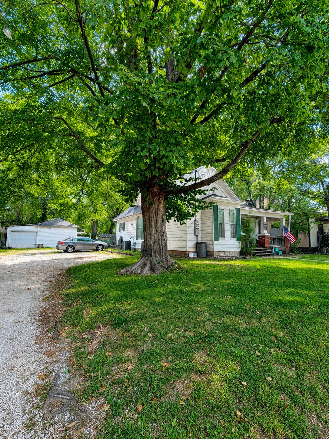 Photo 3 - Residential Income for sale – 1322 N Grant Avenue  Springfield, MO