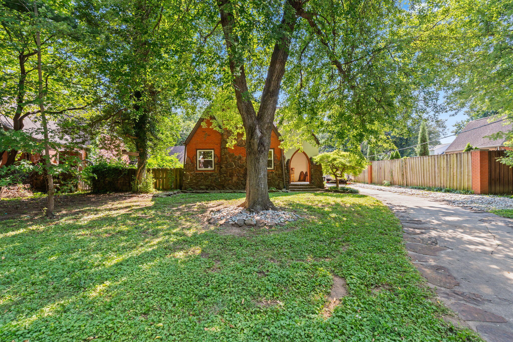Photo 2 - Residential for sale – 1710 S Kimbrough Avenue  Springfield, MO