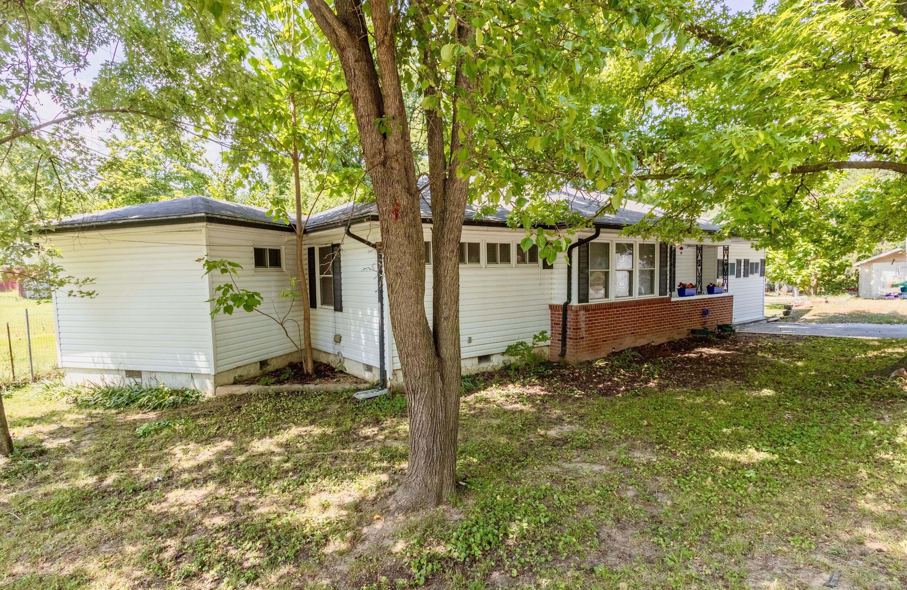 Photo 2 - Residential for sale – 523  Parnell Drive  Branson, MO