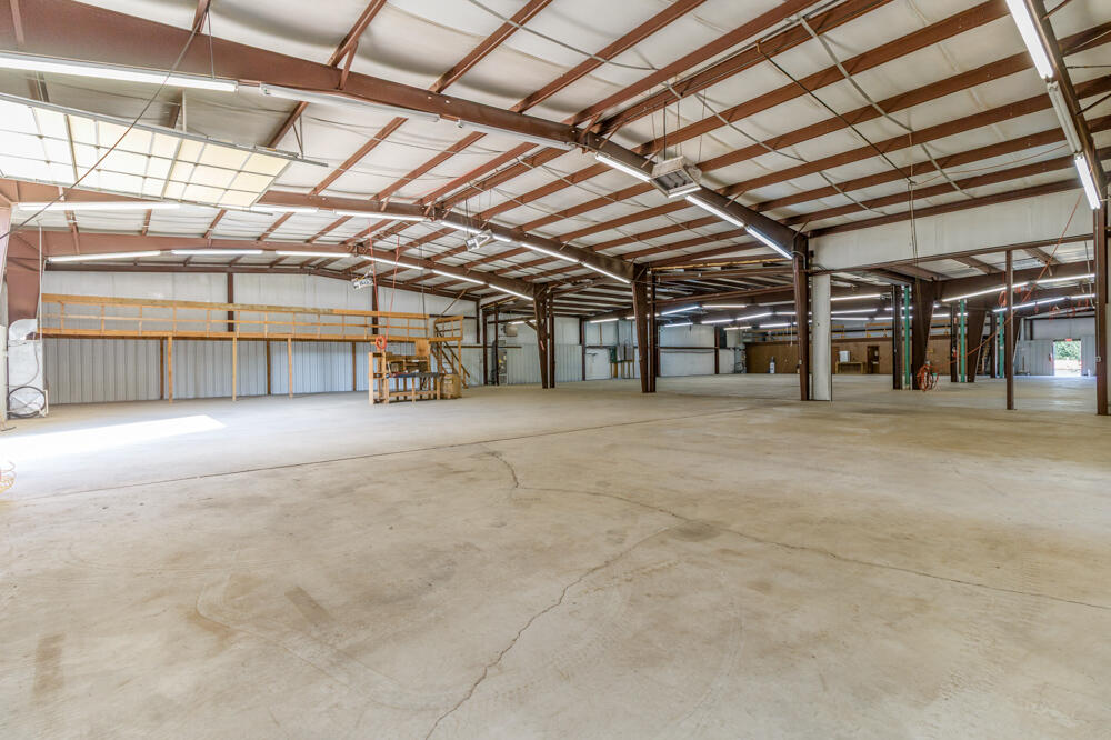 Photo 21 - Commercial Sale for sale – 20725  Highway W   Lebanon, MO