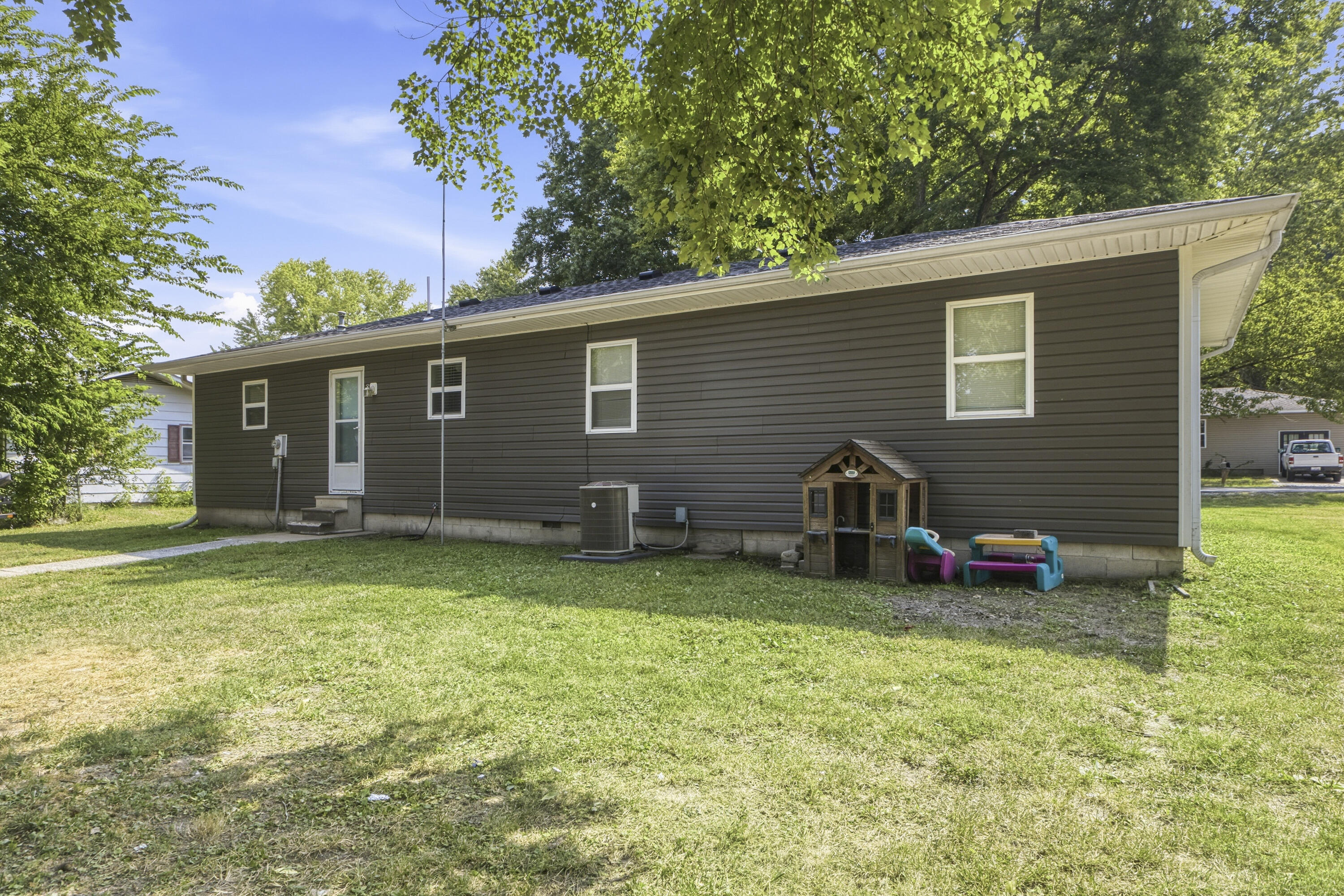 Photo 3 - Residential for sale – 102  Greenfield Circle  Seneca, MO