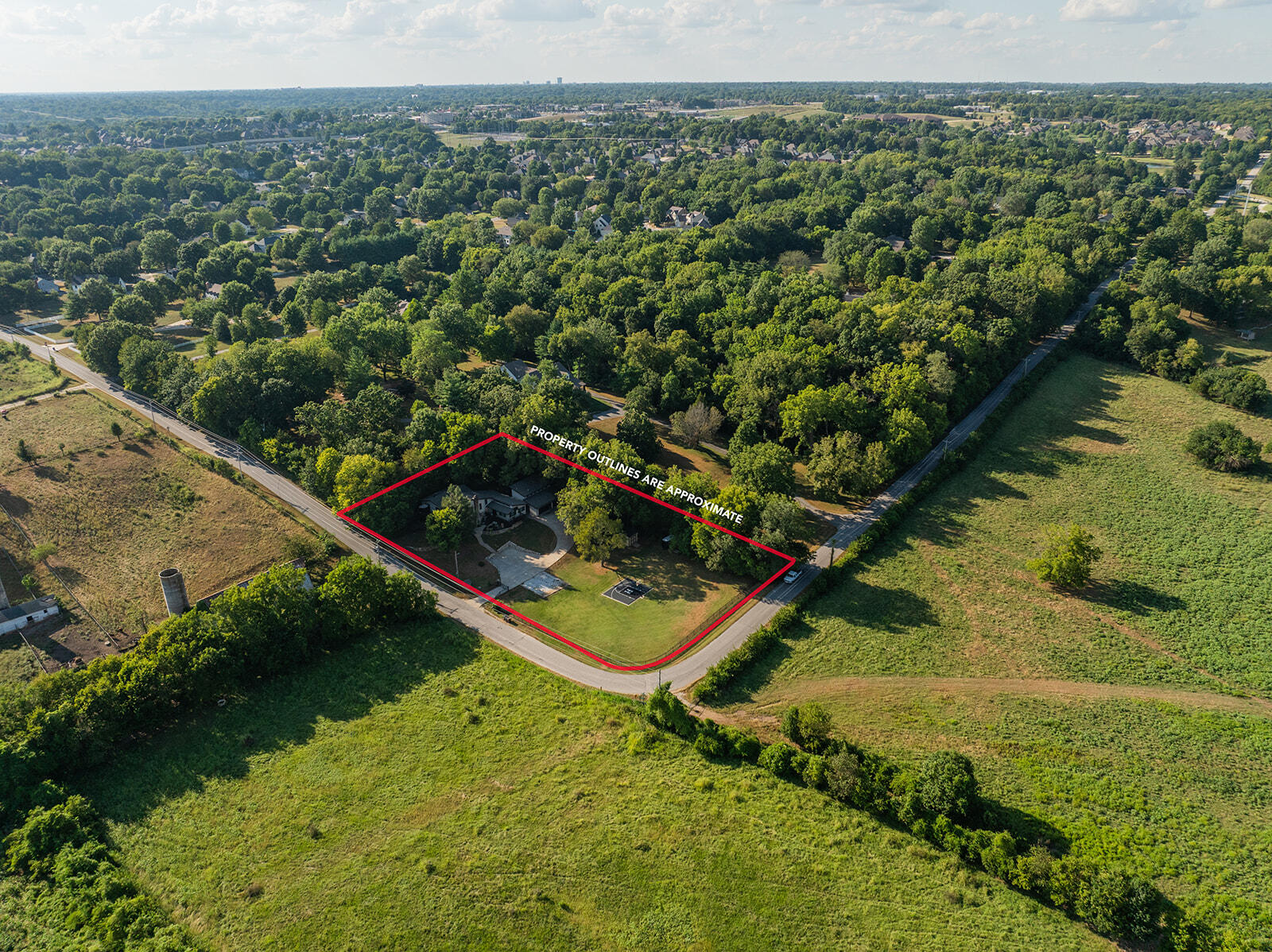 Photo 4 - Residential for sale – 3963 E El Dorado Street  Springfield, MO