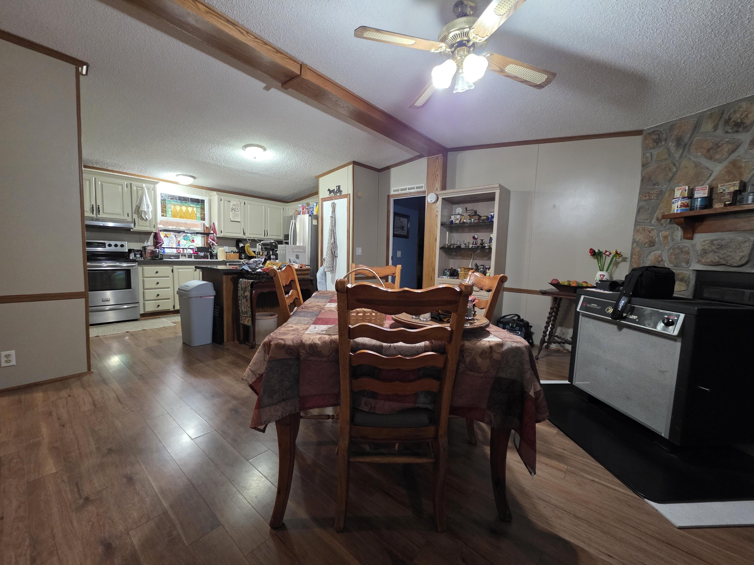 Photo 10 - Residential for sale – 17664  Locust Road  Neosho, MO