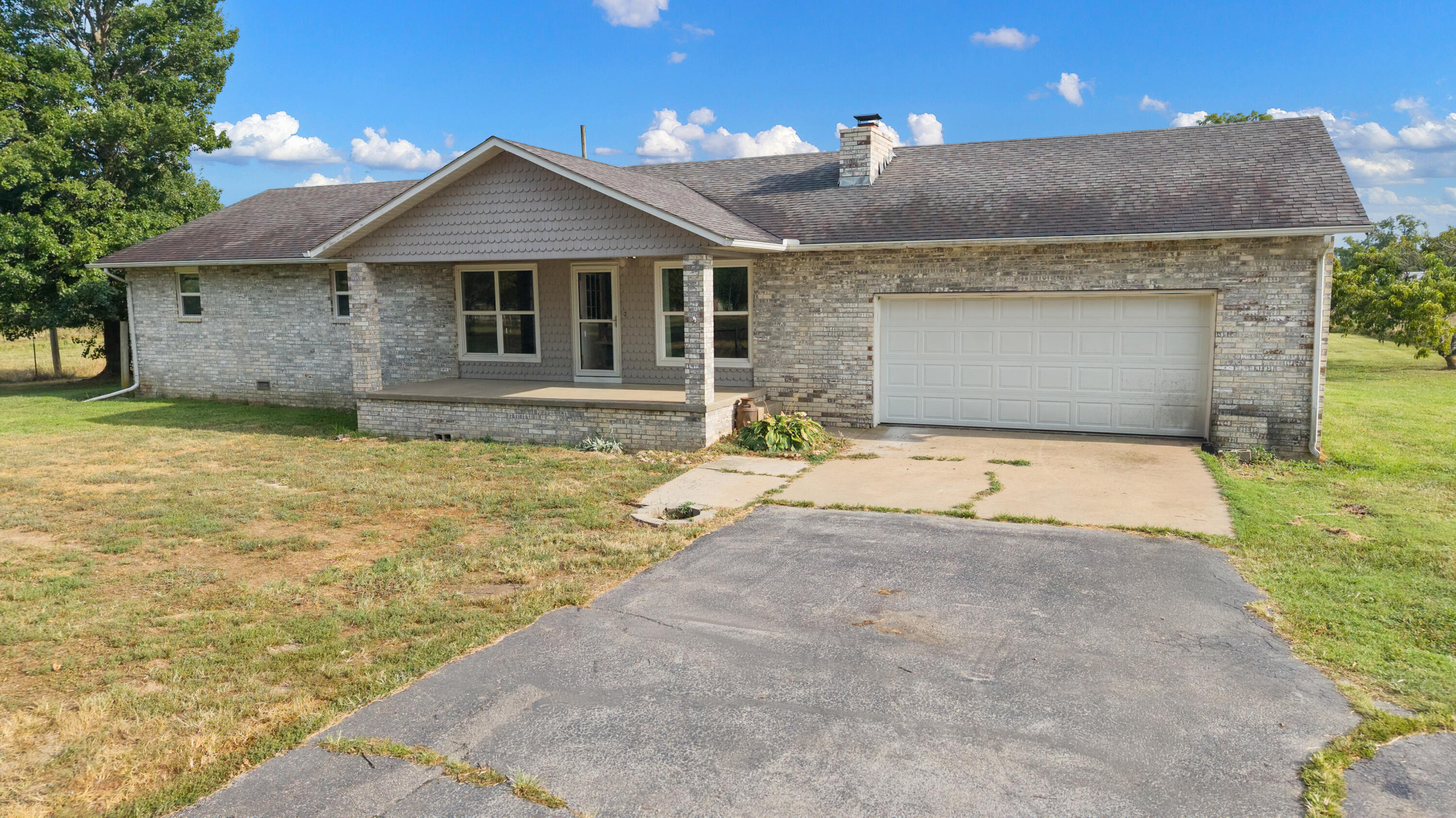 Photo 3 - Residential for sale – 9671  Farm Road 2230   Cassville, MO