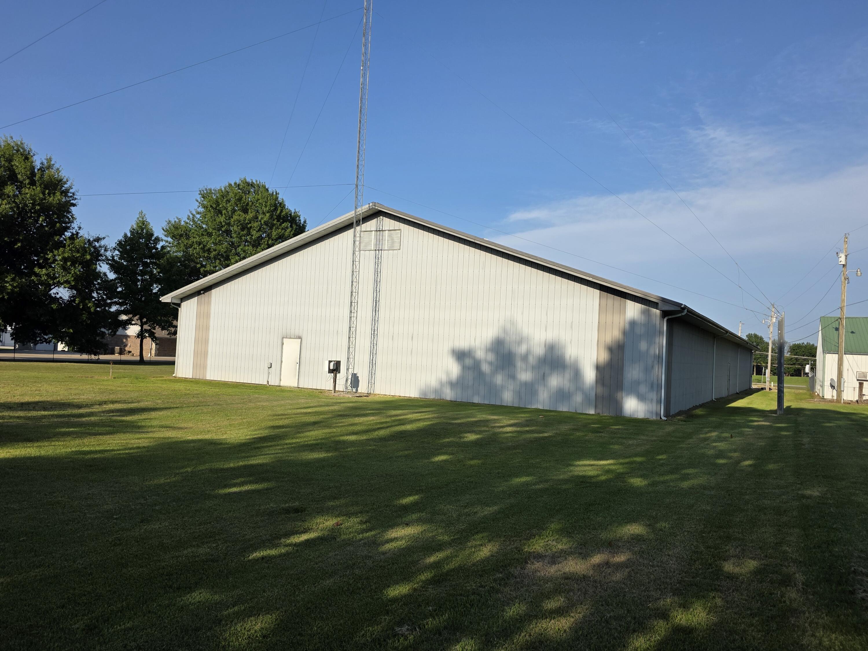 Photo 2 - Commercial Sale for sale – 3220 S Highway 32   El Dorado Springs, MO