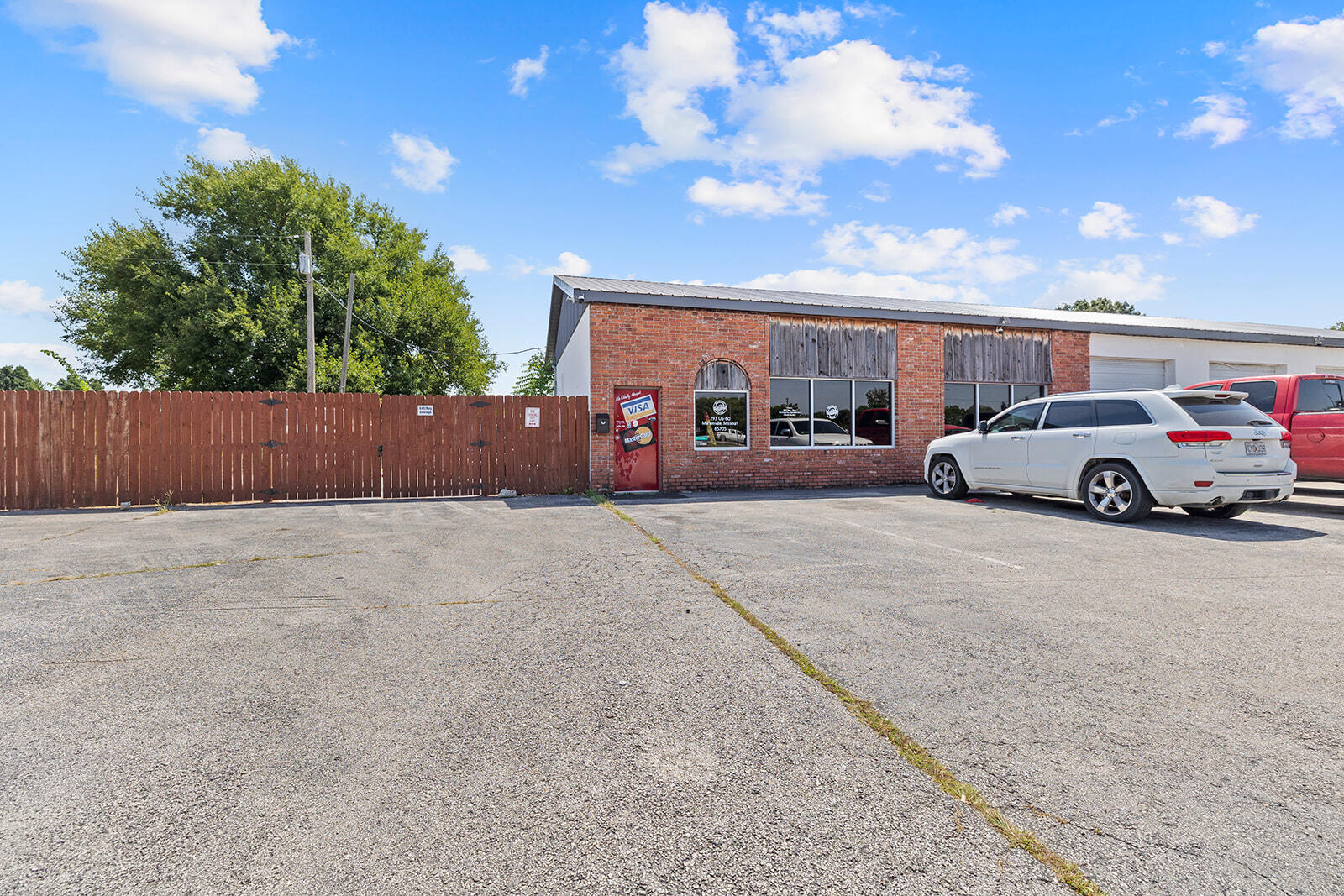 Photo 2 - Commercial Sale for sale – 293  U.S. 60   Marionville, MO
