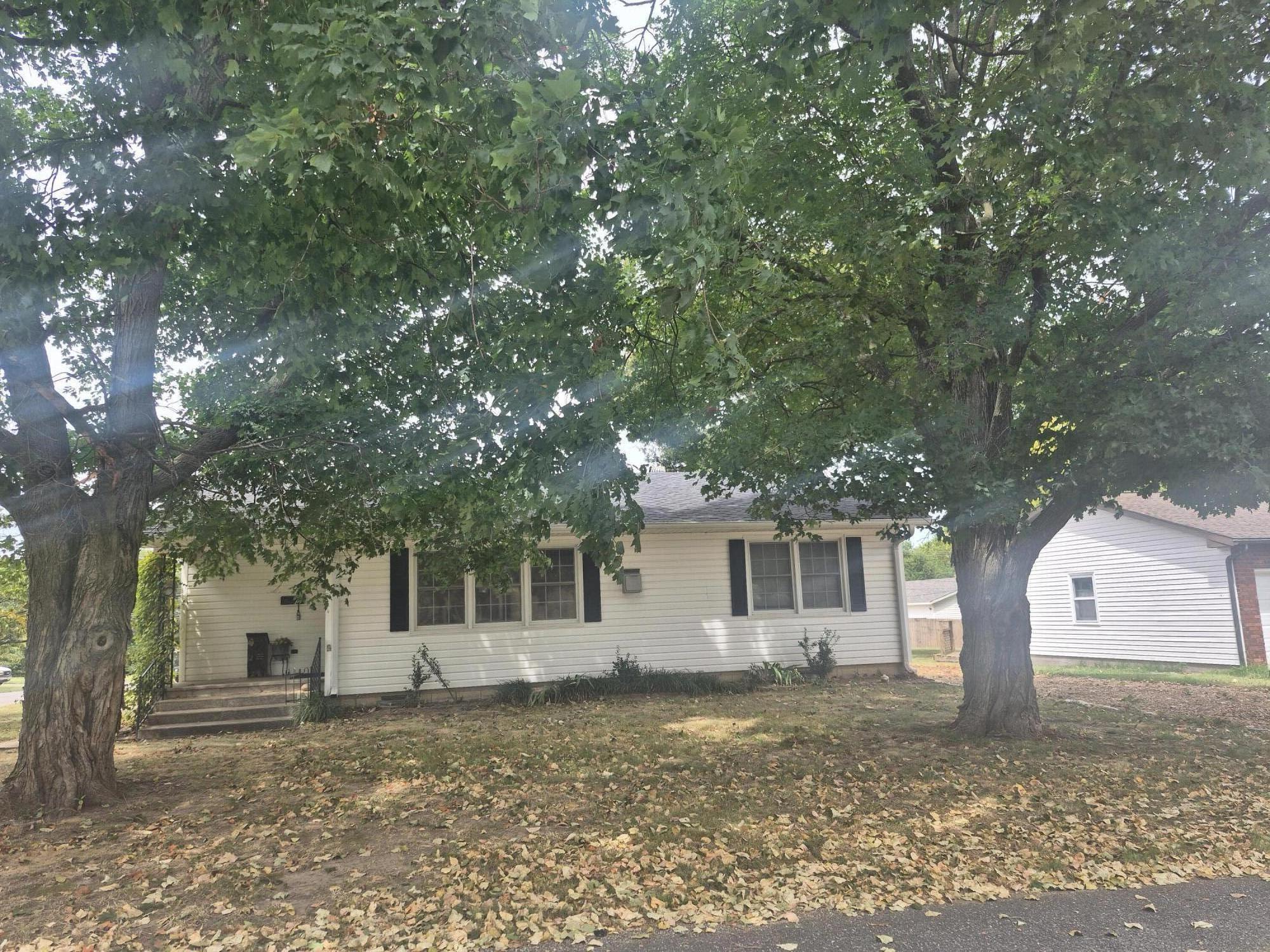 Photo 2 - Residential for sale – 108 W Alice Street  Mt Vernon, MO