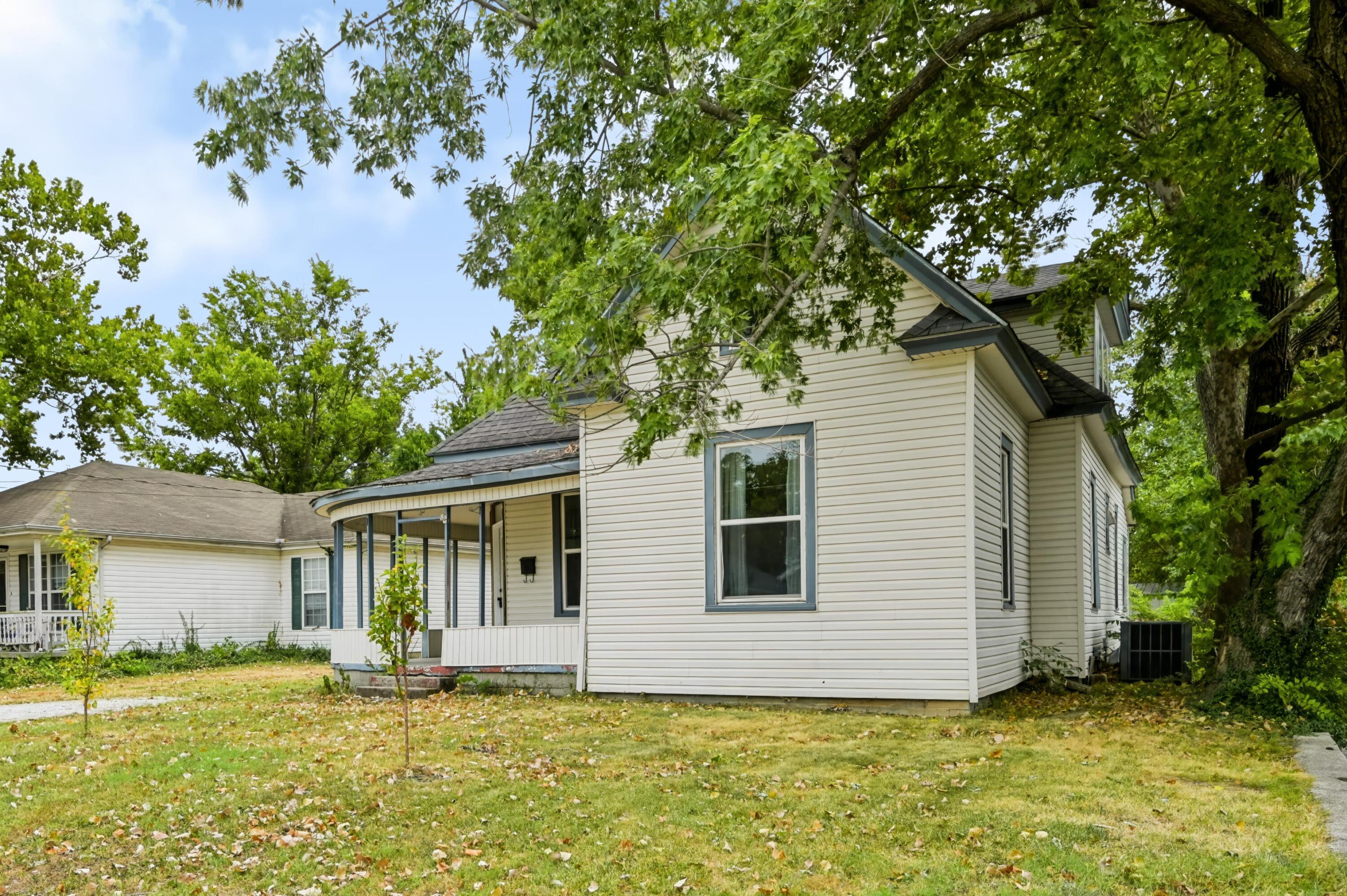 Photo 2 - Residential for sale – 2620 E 6th Street  Joplin, MO