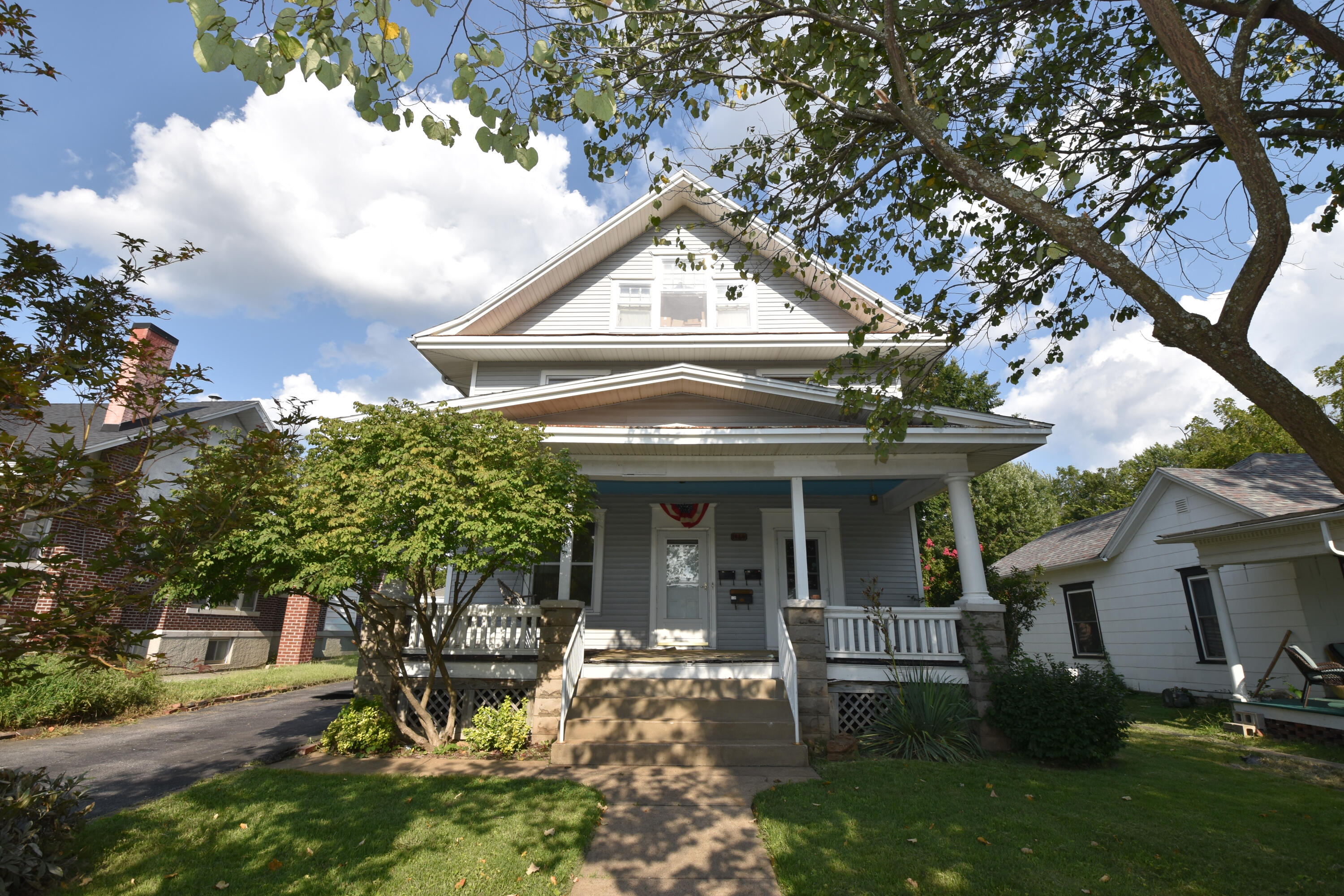Photo 2 - Residential for sale – 1464 N Washington Avenue  Springfield, MO
