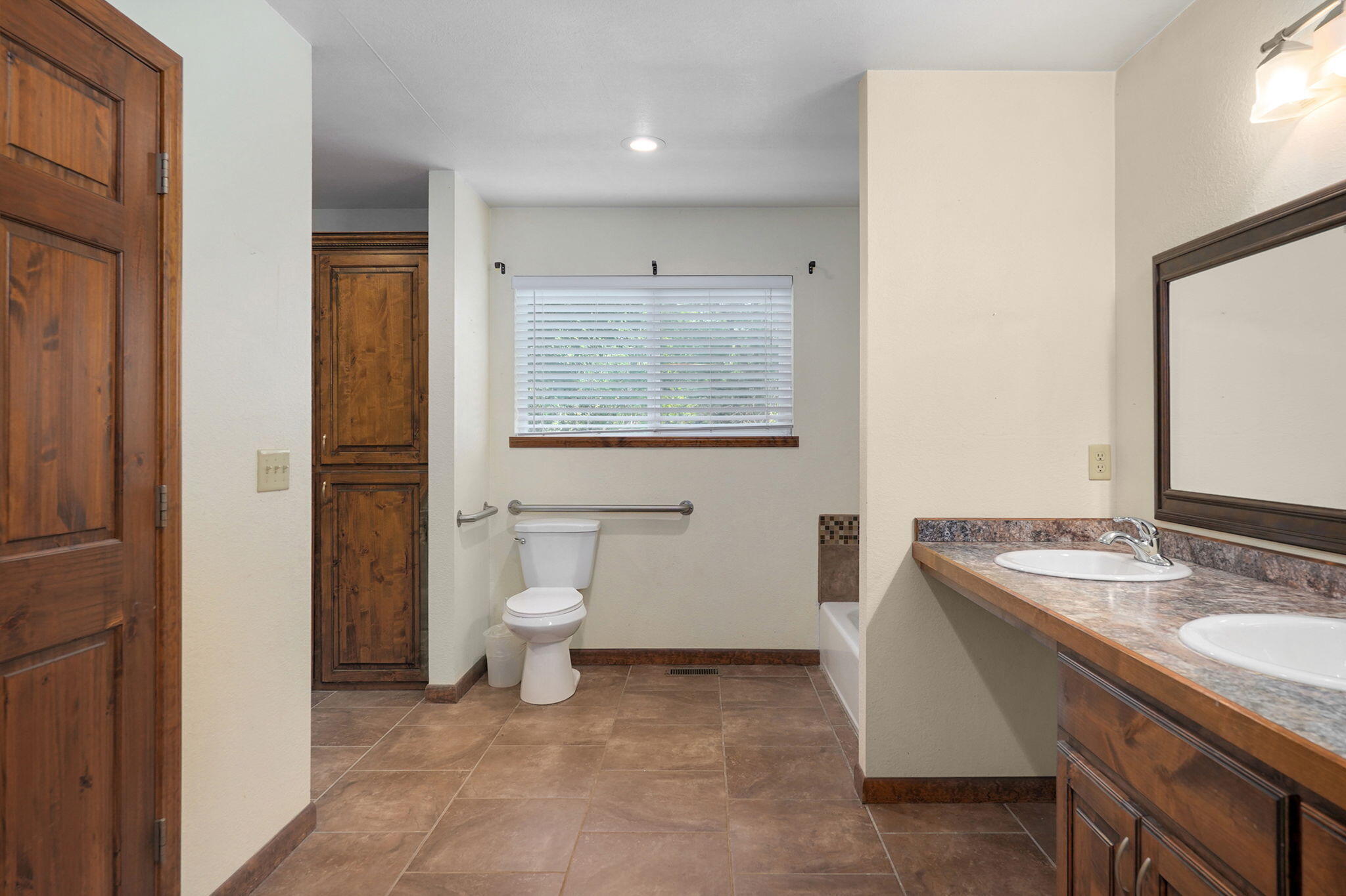 Photo 21 - Residential for sale – 3060 E Gasconade Street  Springfield, MO