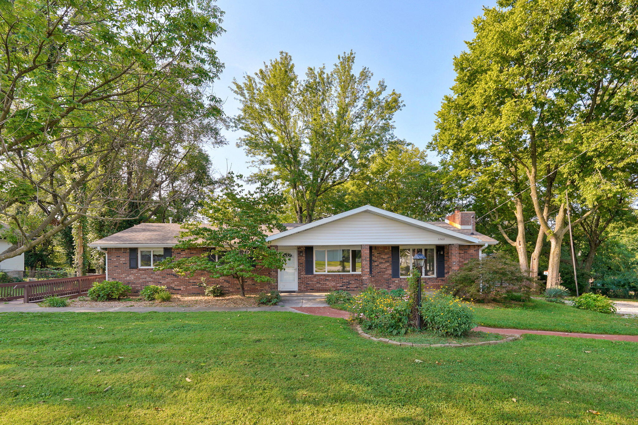 Photo 2 - Residential for sale – 3060 E Gasconade Street  Springfield, MO