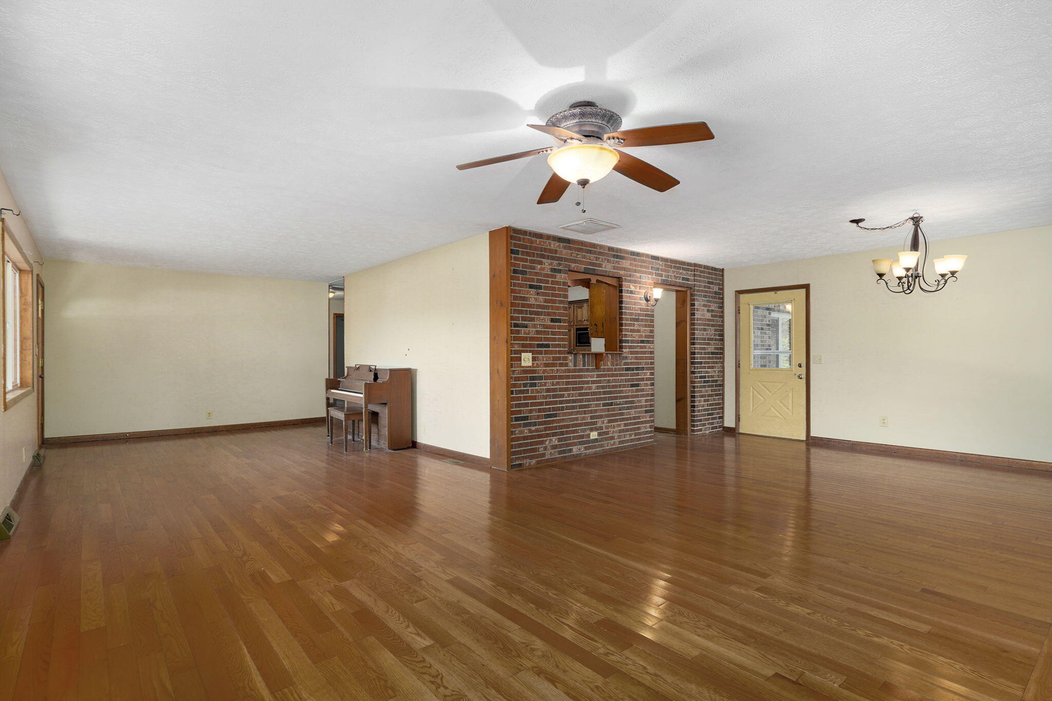 Photo 10 - Residential for sale – 3060 E Gasconade Street  Springfield, MO