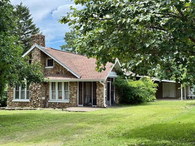 Photo 2 - Residential for sale – 204 E East 3rd Street  Mountain View, MO