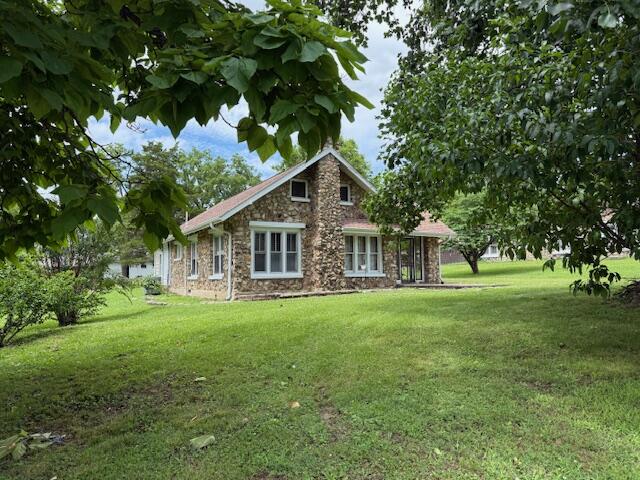 Photo 3 - Residential for sale – 204 E East 3rd Street  Mountain View, MO