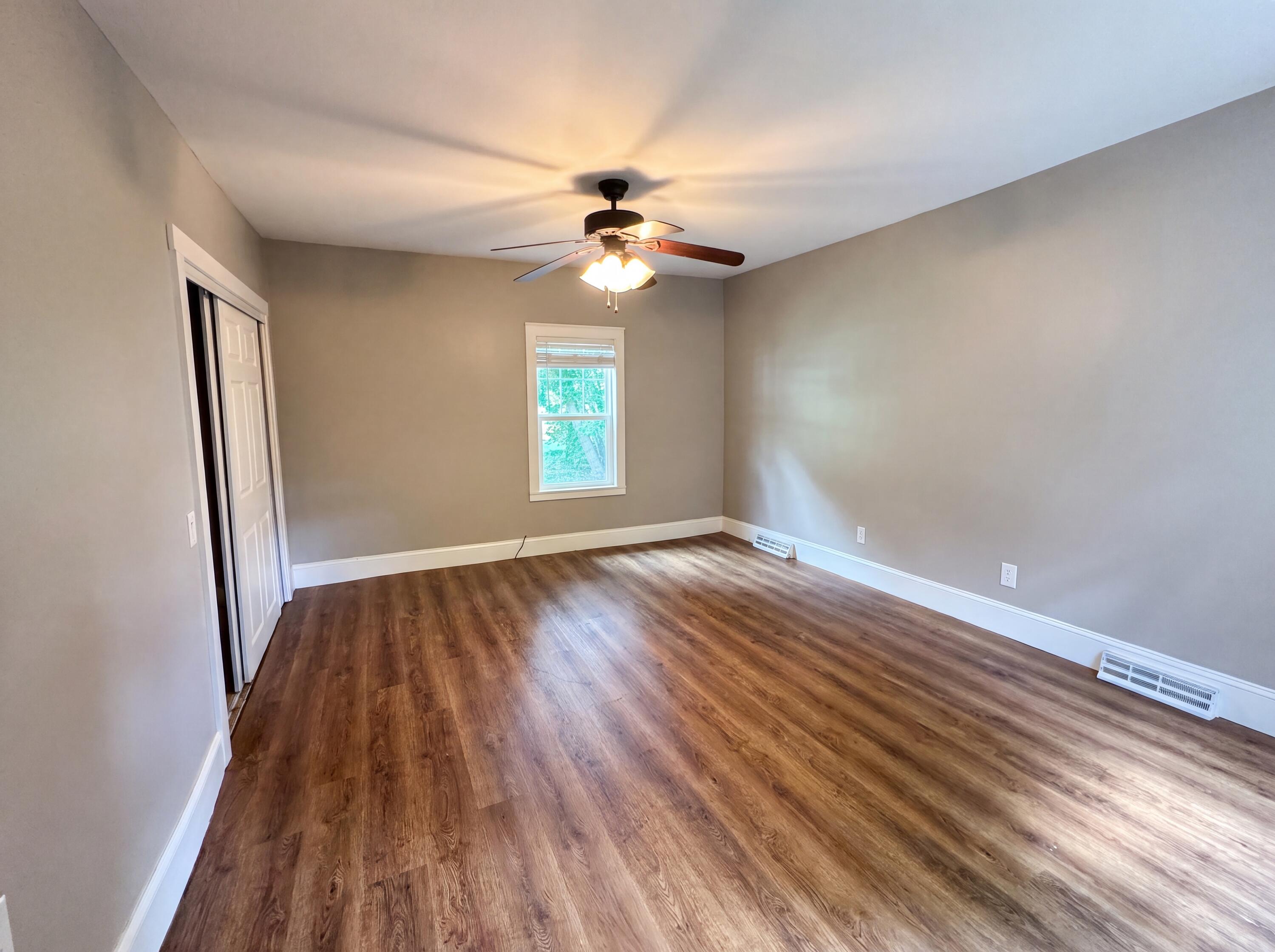 Photo 7 - Residential for sale – 1446 E Whiteside Street  Springfield, MO