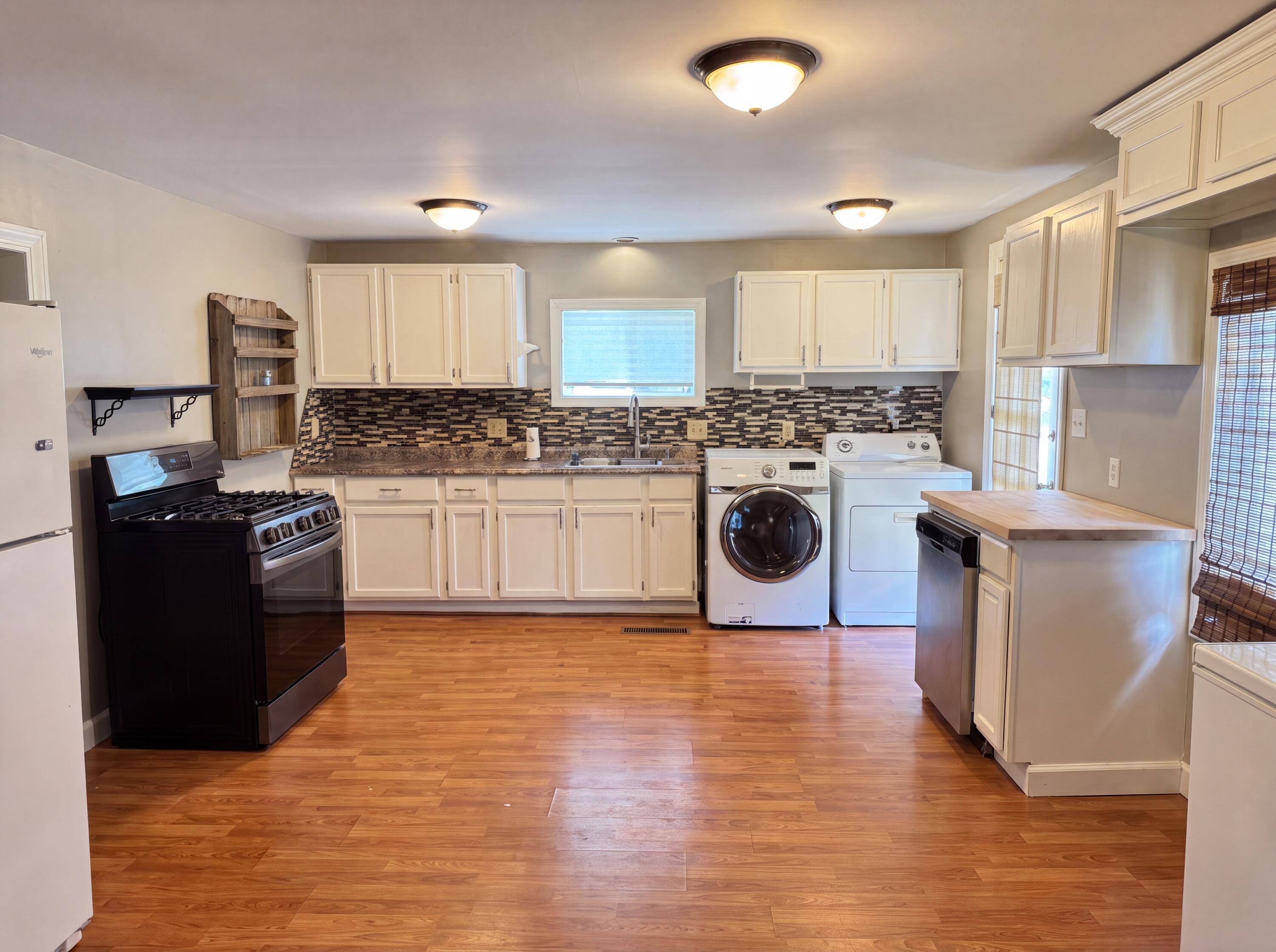 Photo 2 - Residential for sale – 1446 E Whiteside Street  Springfield, MO