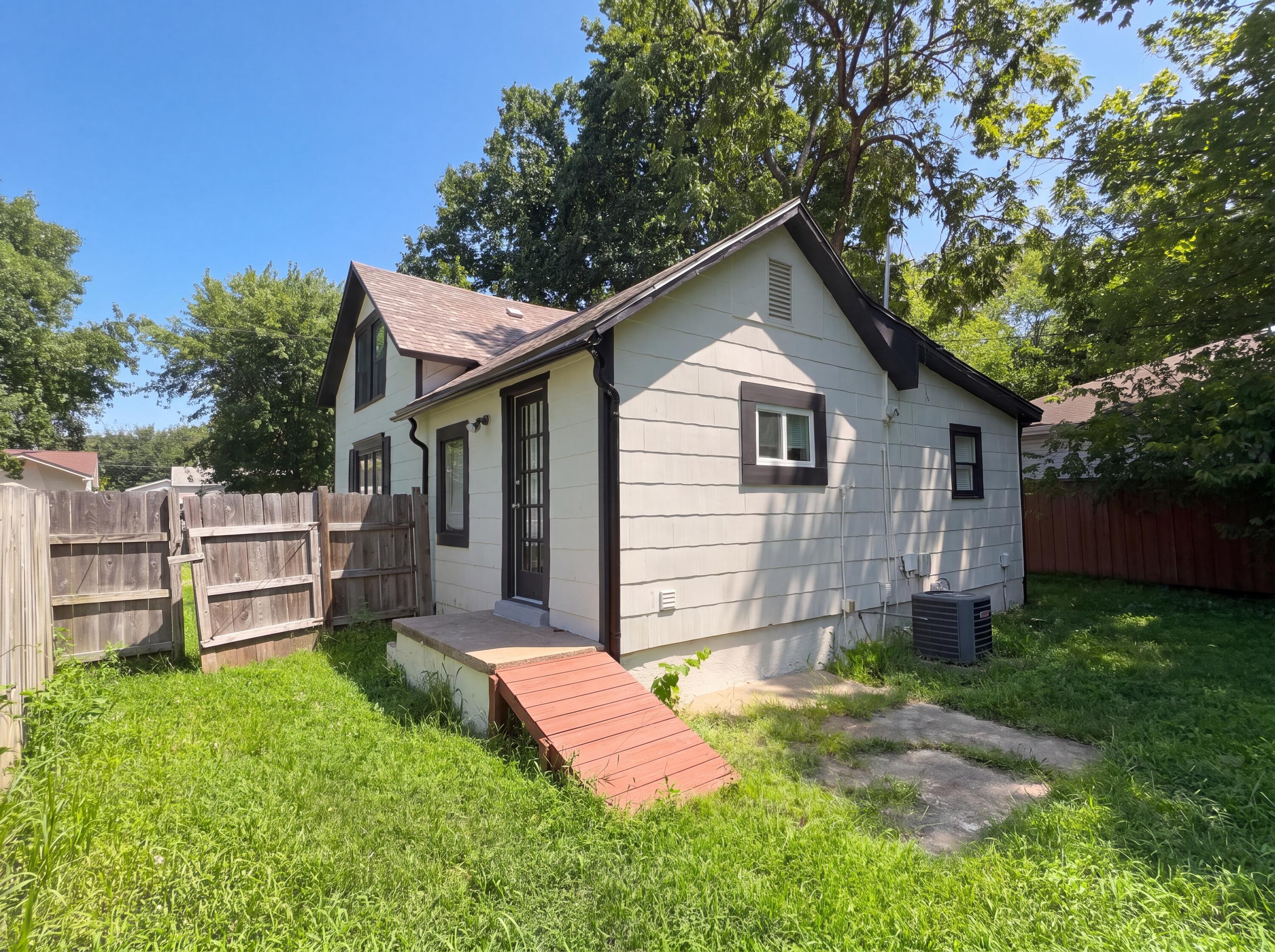 Photo 23 - Residential for sale – 1446 E Whiteside Street  Springfield, MO