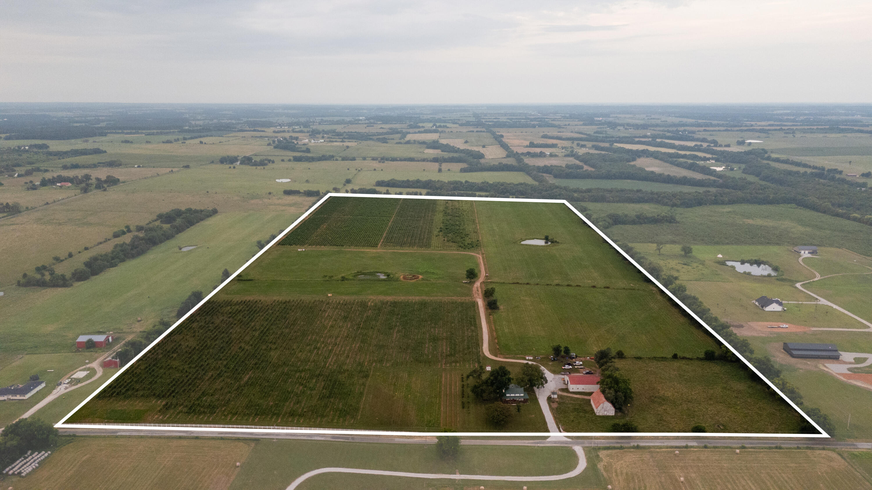 Farm for sale – 10559  Lawrence 2160   Mt Vernon, MO