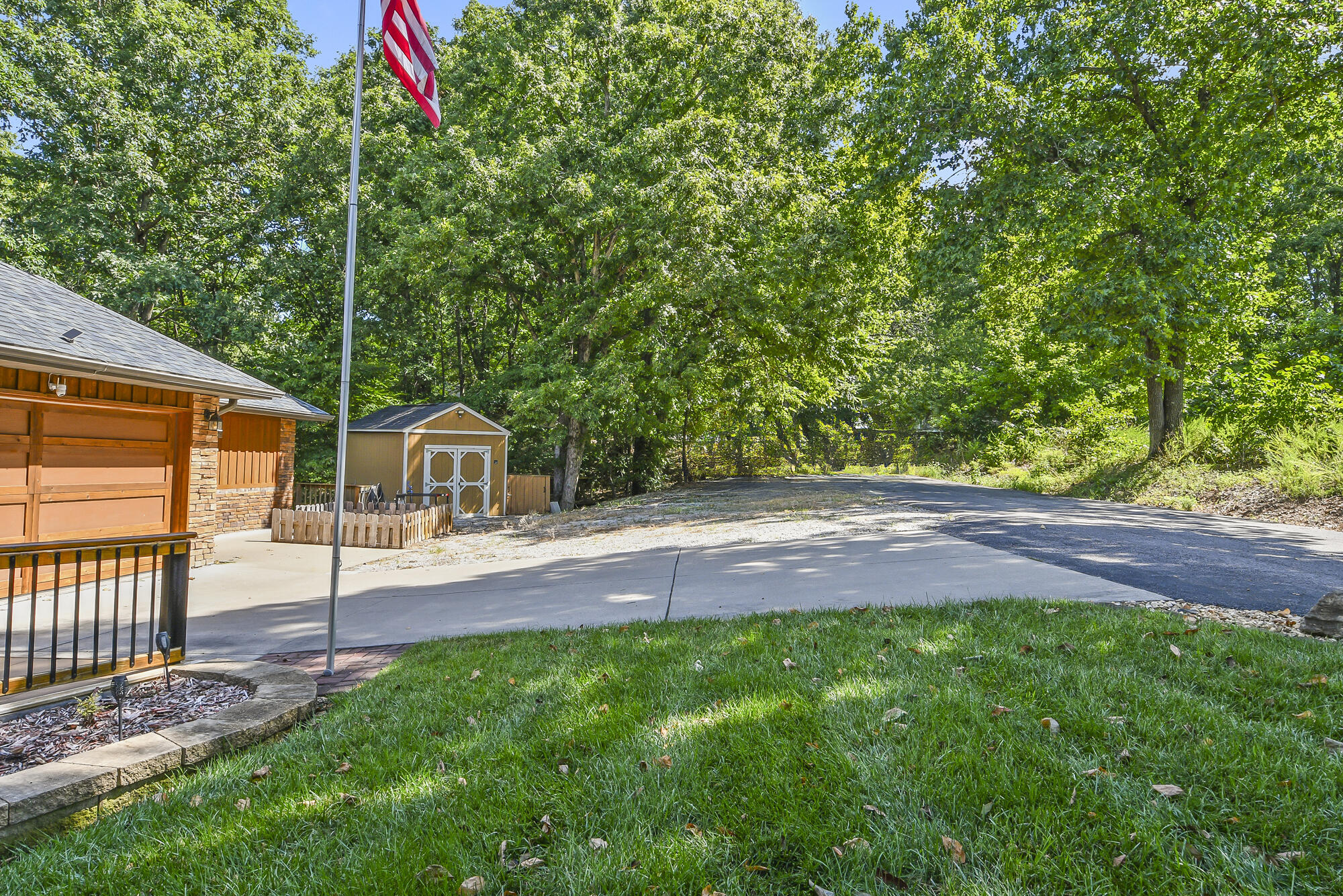 Photo 4 - Residential for sale – 15  Lovers Lane  Branson West, MO