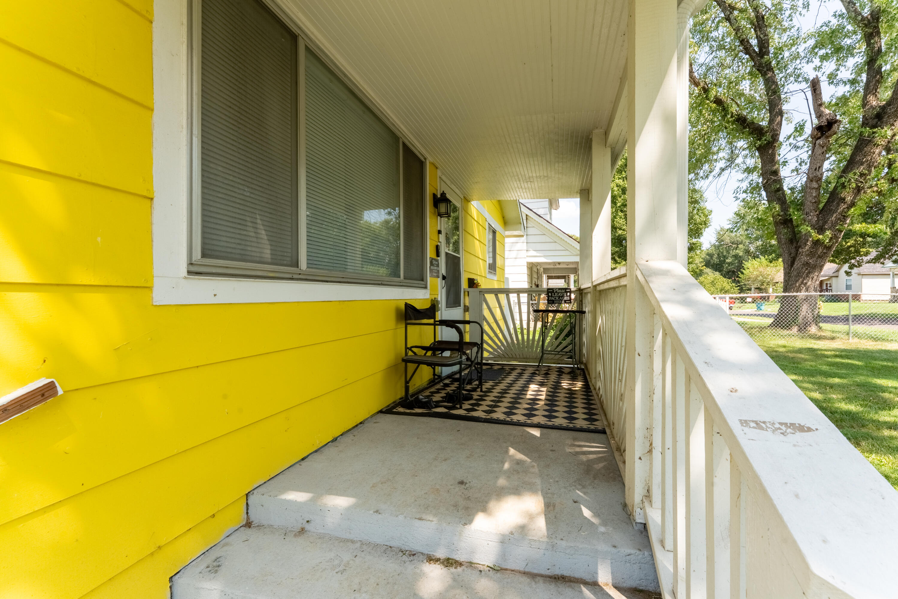 Photo 2 - Residential for sale – 1437 W Central Street  Springfield, MO