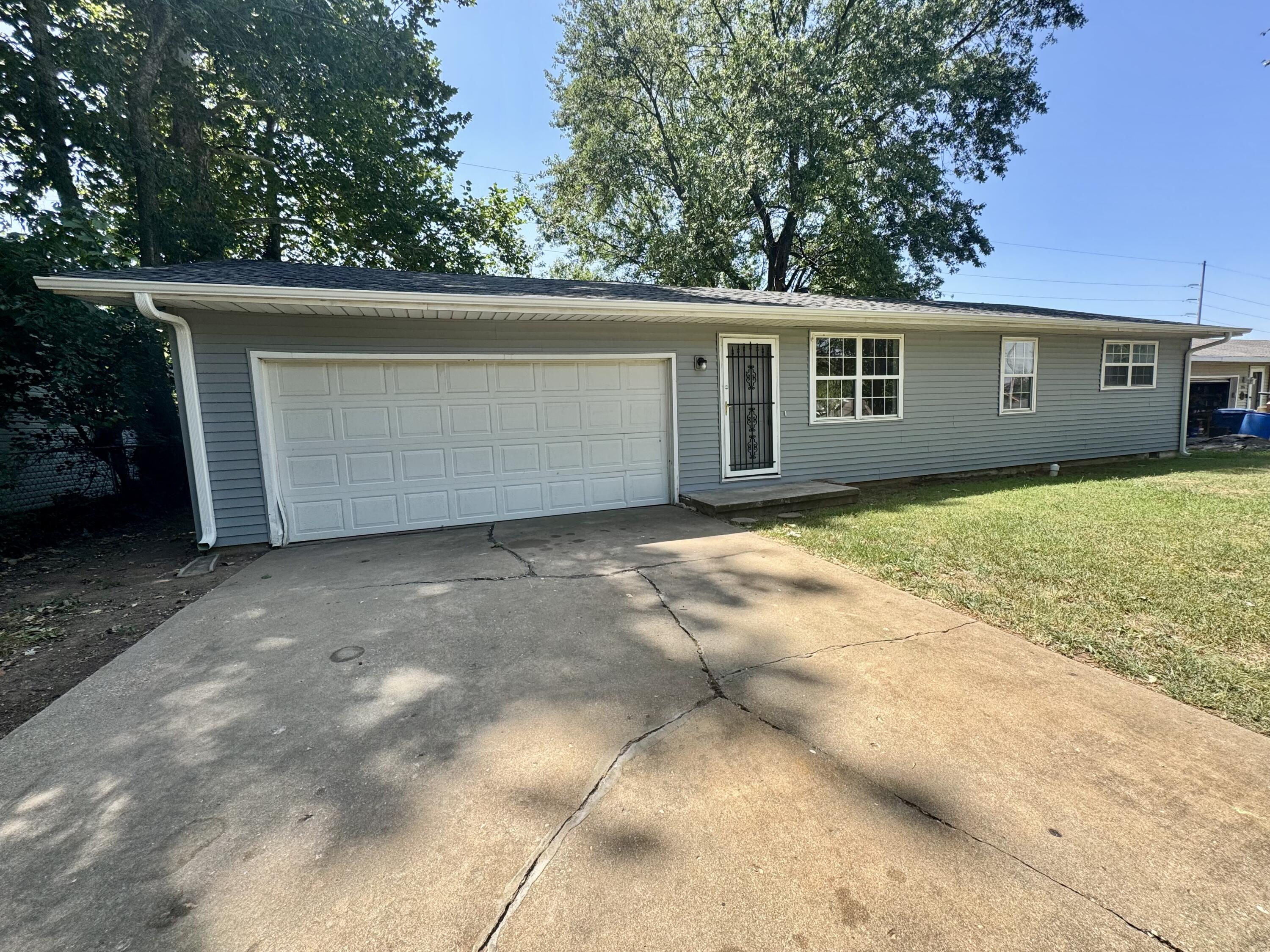 Photo 2 - Residential for sale – 2908 W Scott Street  Springfield, MO