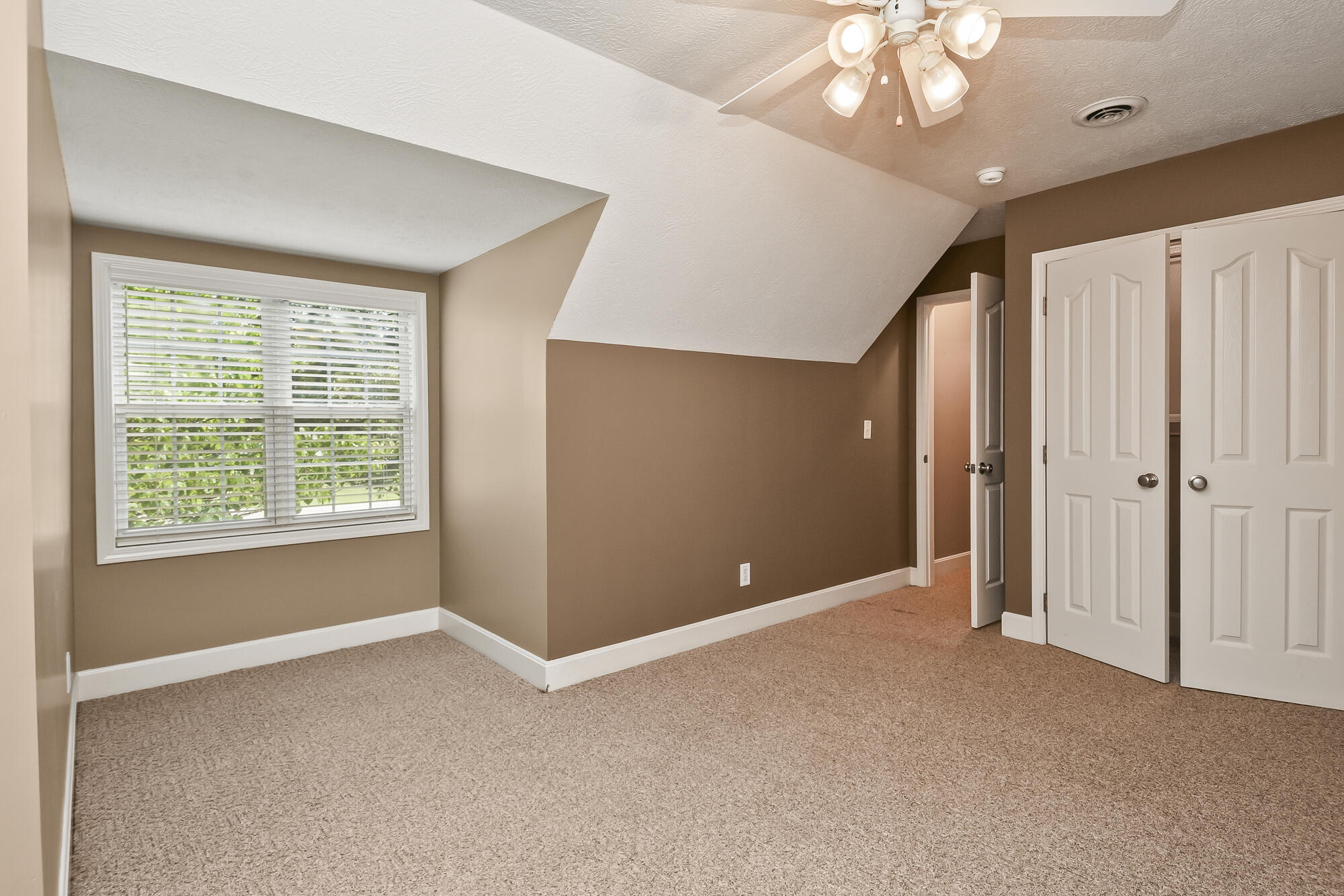 Photo 14 - Residential for sale – 1419  Briarwood Dr. Drive  Marshfield, MO
