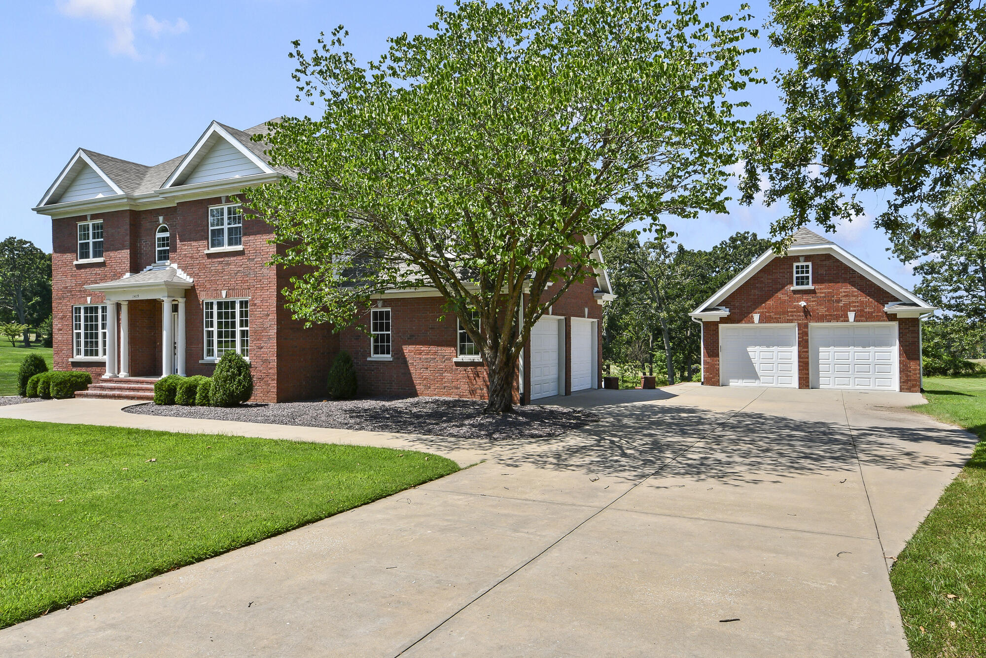 Photo 2 - Residential for sale – 1419  Briarwood Dr. Drive  Marshfield, MO