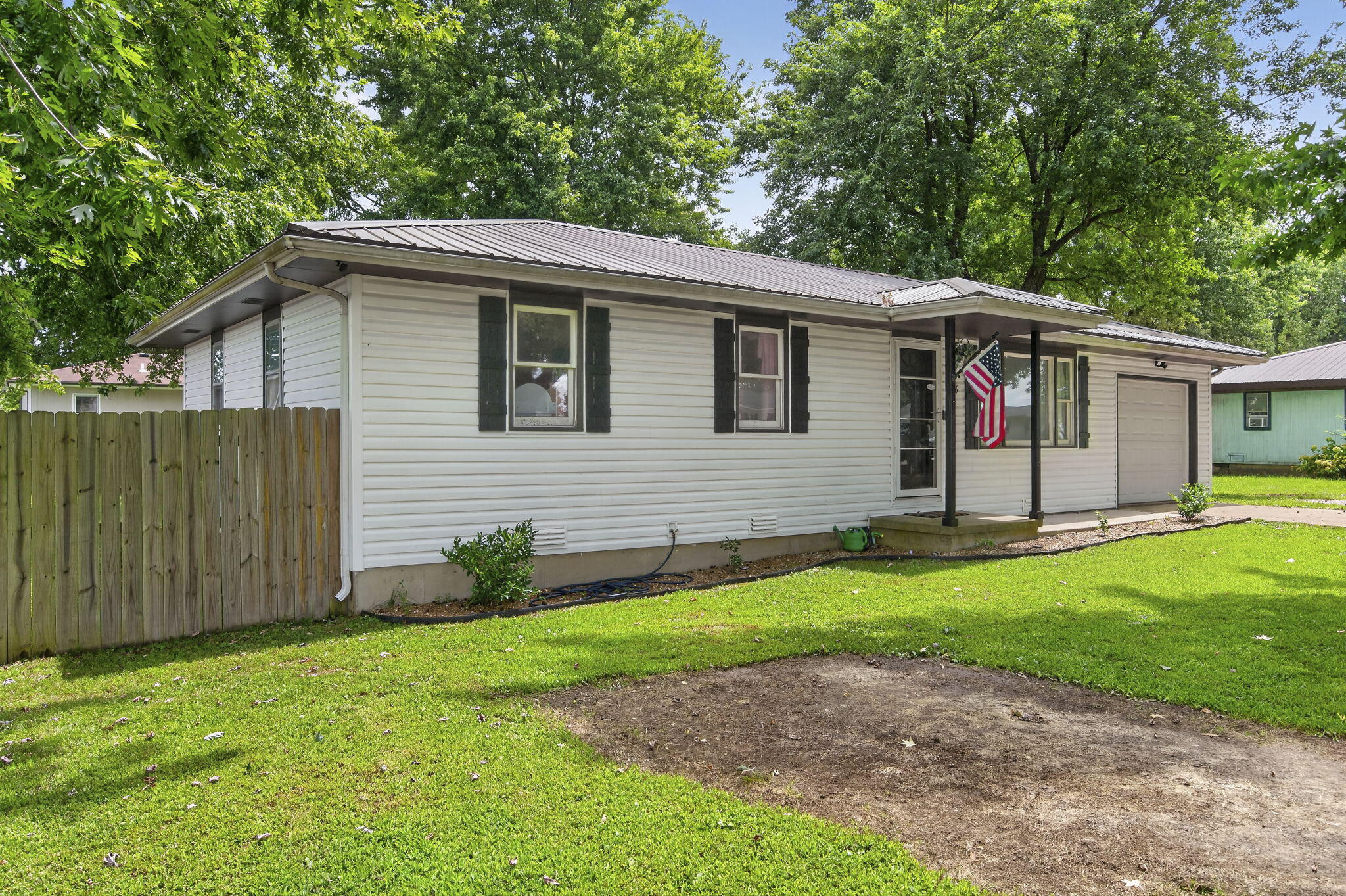 Photo 4 - Residential for sale – 106 S Hodge Street  Seymour, MO