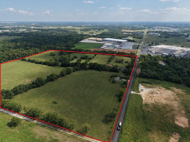 Photo 12 - Residential for sale – 2904 N Farm Road 123   Springfield, MO