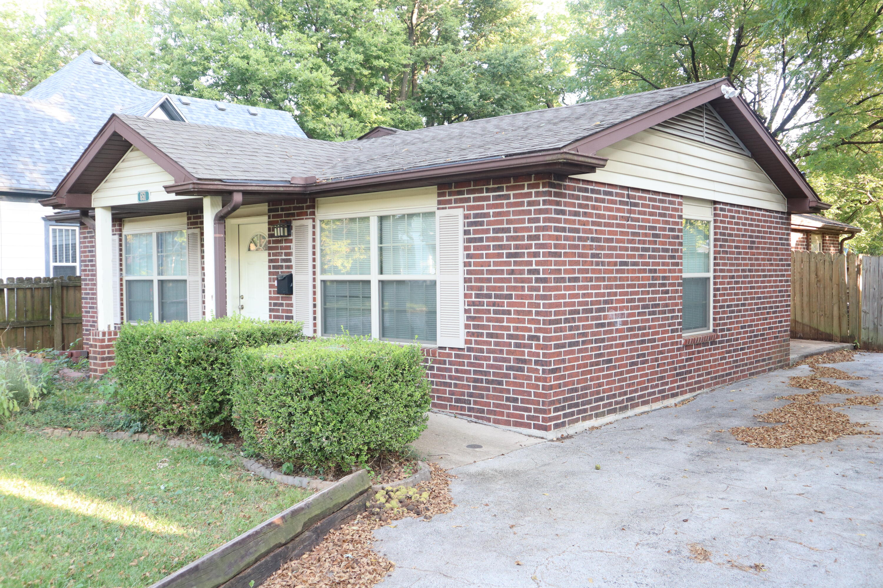 Photo 2 - Residential for sale – 651 W Nichols Street  Springfield, MO