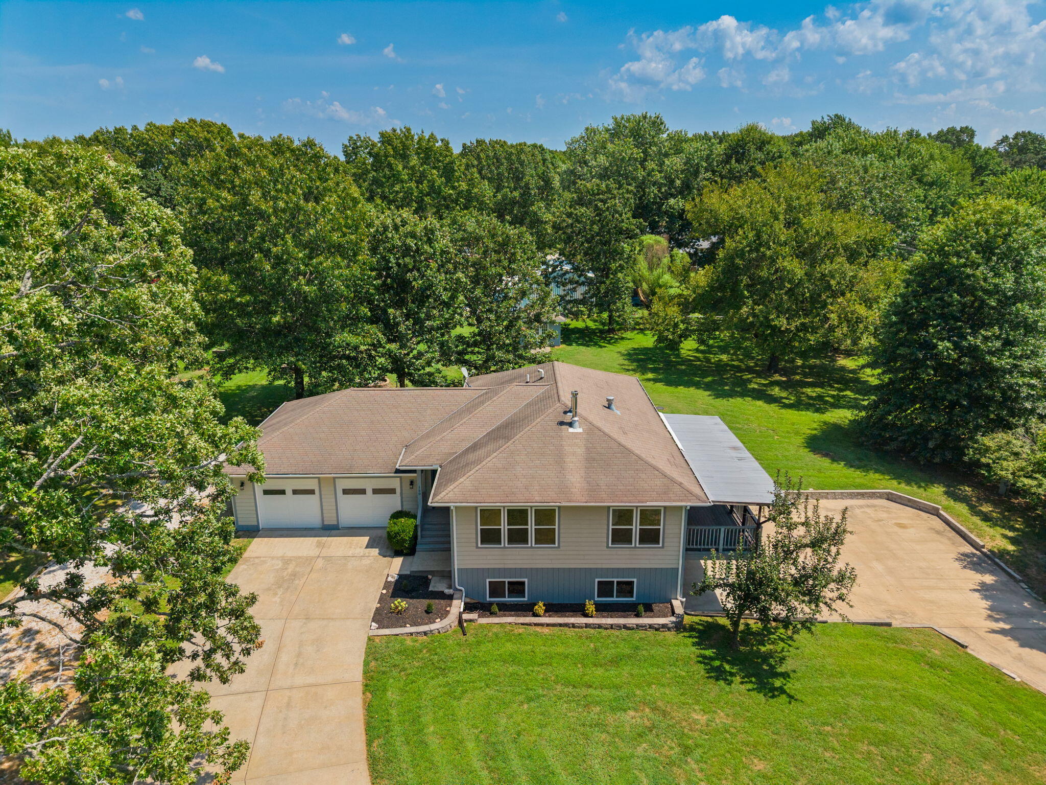 Photo 2 - Residential for sale – 150  Chelsea Lane  Sparta, MO