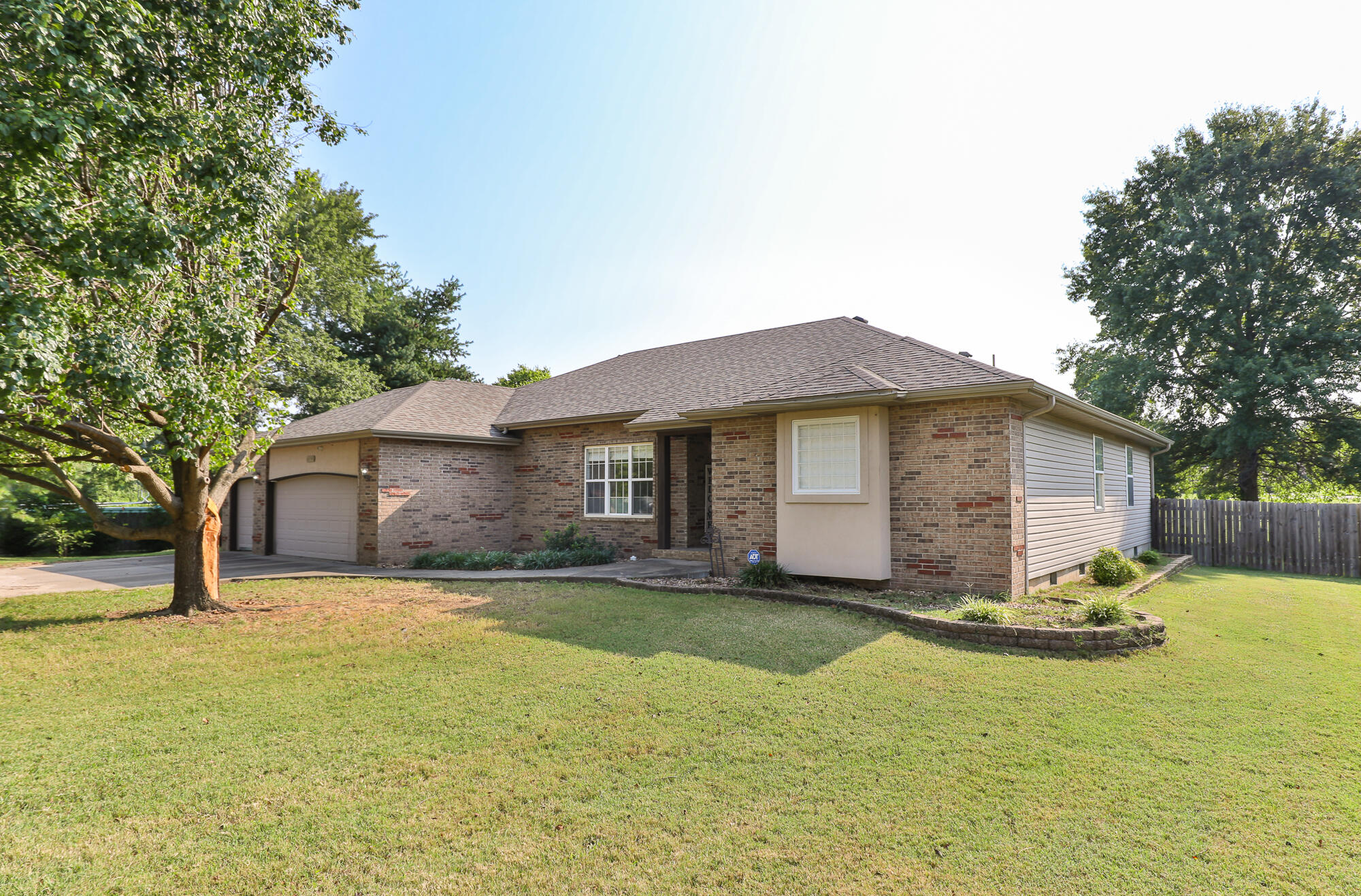 Photo 2 - Residential for sale – 2098 N Preakness Drive  Nixa, MO
