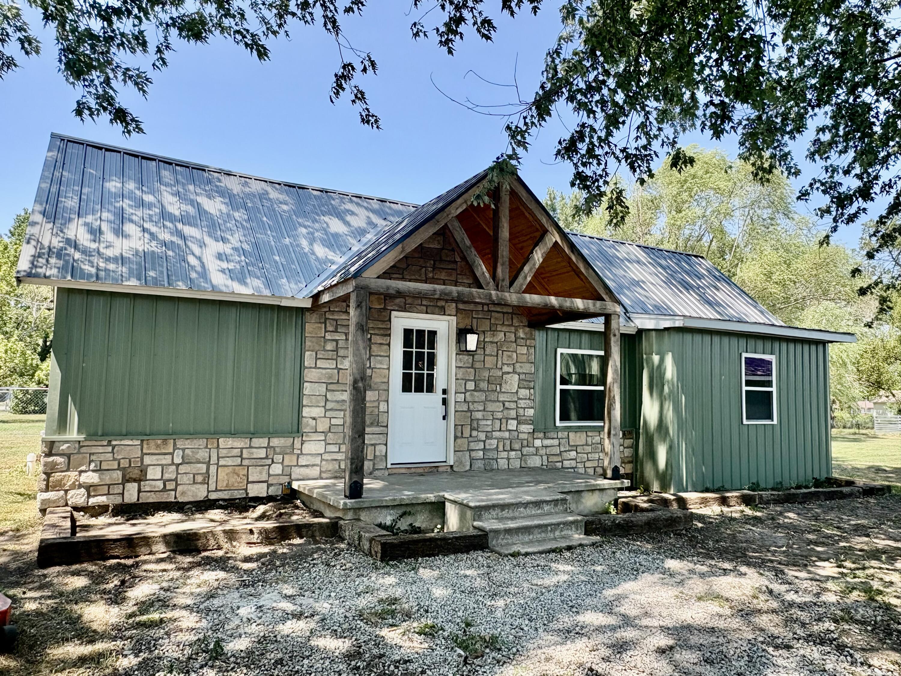 Photo 3 - Residential for sale – 306 E 17th Street  Lockwood, MO