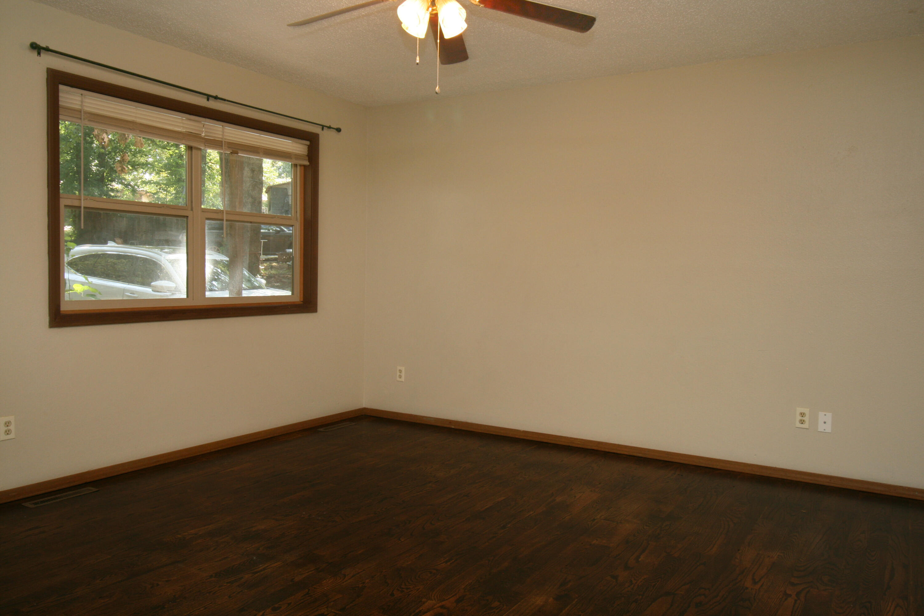 Photo 5 - Residential for sale – 1201 E East Court  Ozark, MO
