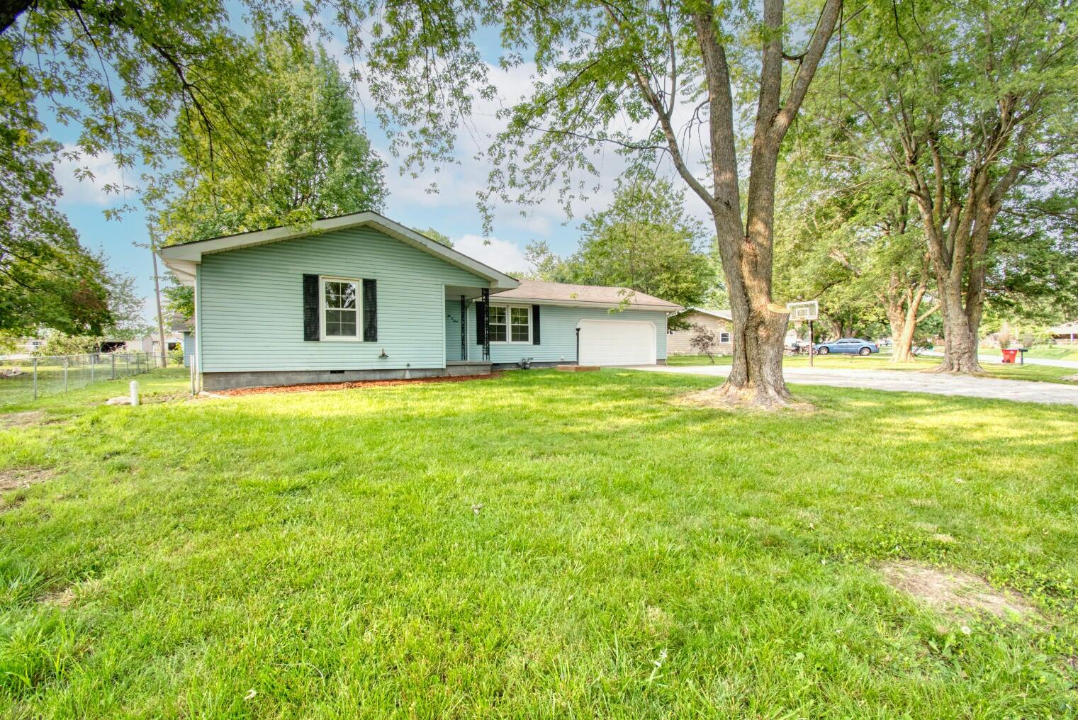 Photo 2 - Residential for sale – 203 W King Drive  Willard, MO