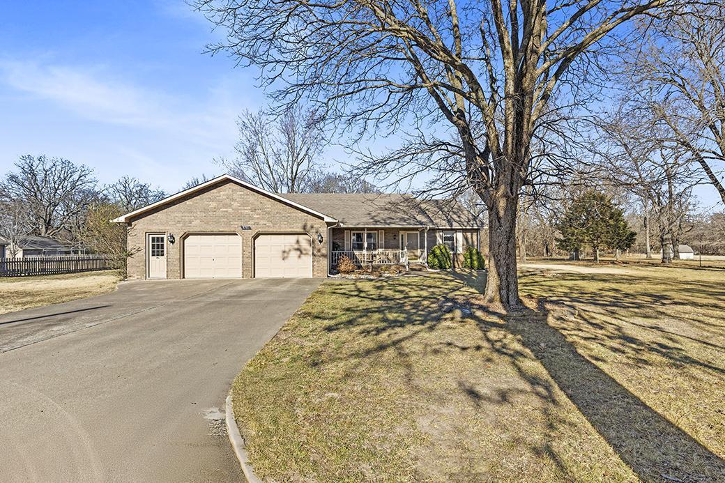 Residential for sale – 3711  Silver Creek Road  Joplin, MO