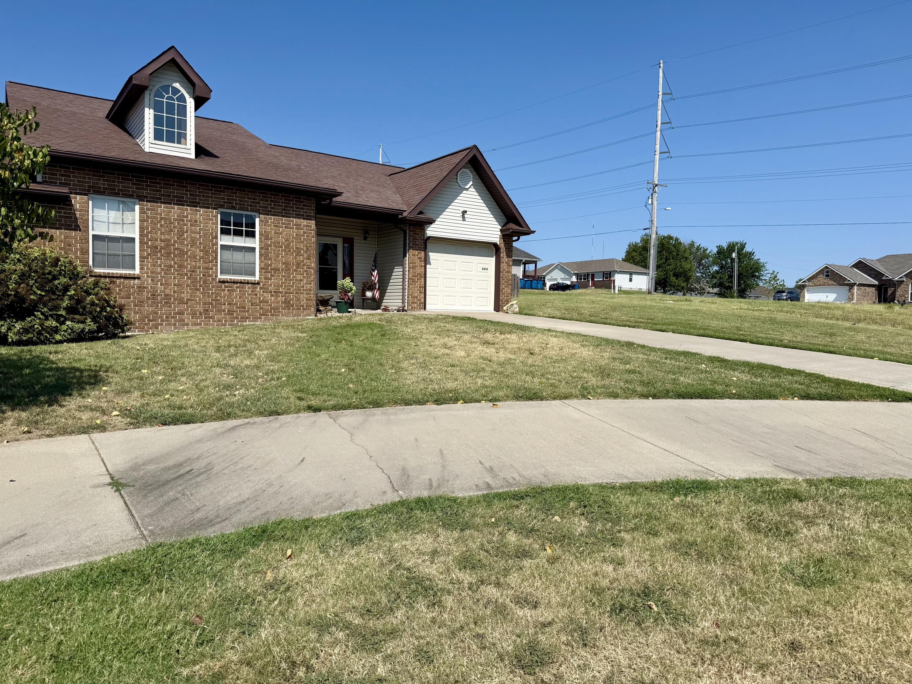 Photo 2 - Residential for sale – 2610 S Adele Avenue  Joplin, MO