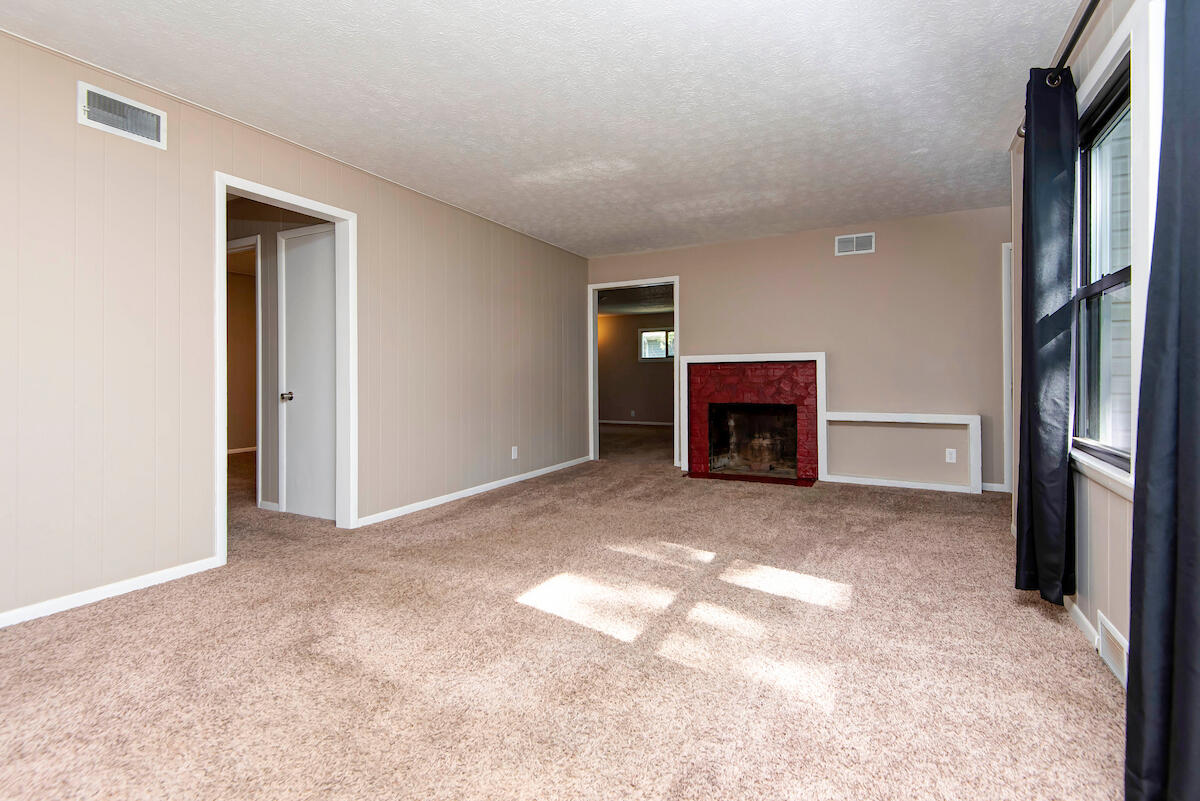 Photo 3 - Residential for sale – 1427 S Pickwick Avenue  Springfield, MO