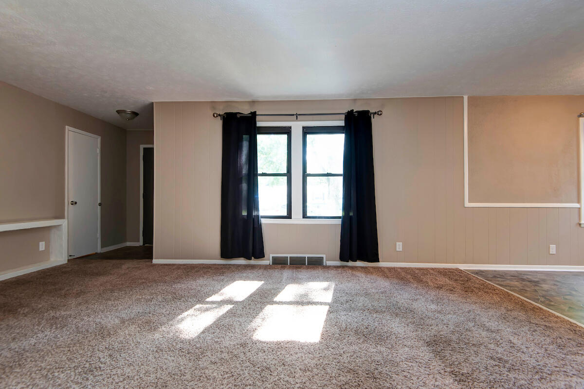 Photo 6 - Residential for sale – 1427 S Pickwick Avenue  Springfield, MO