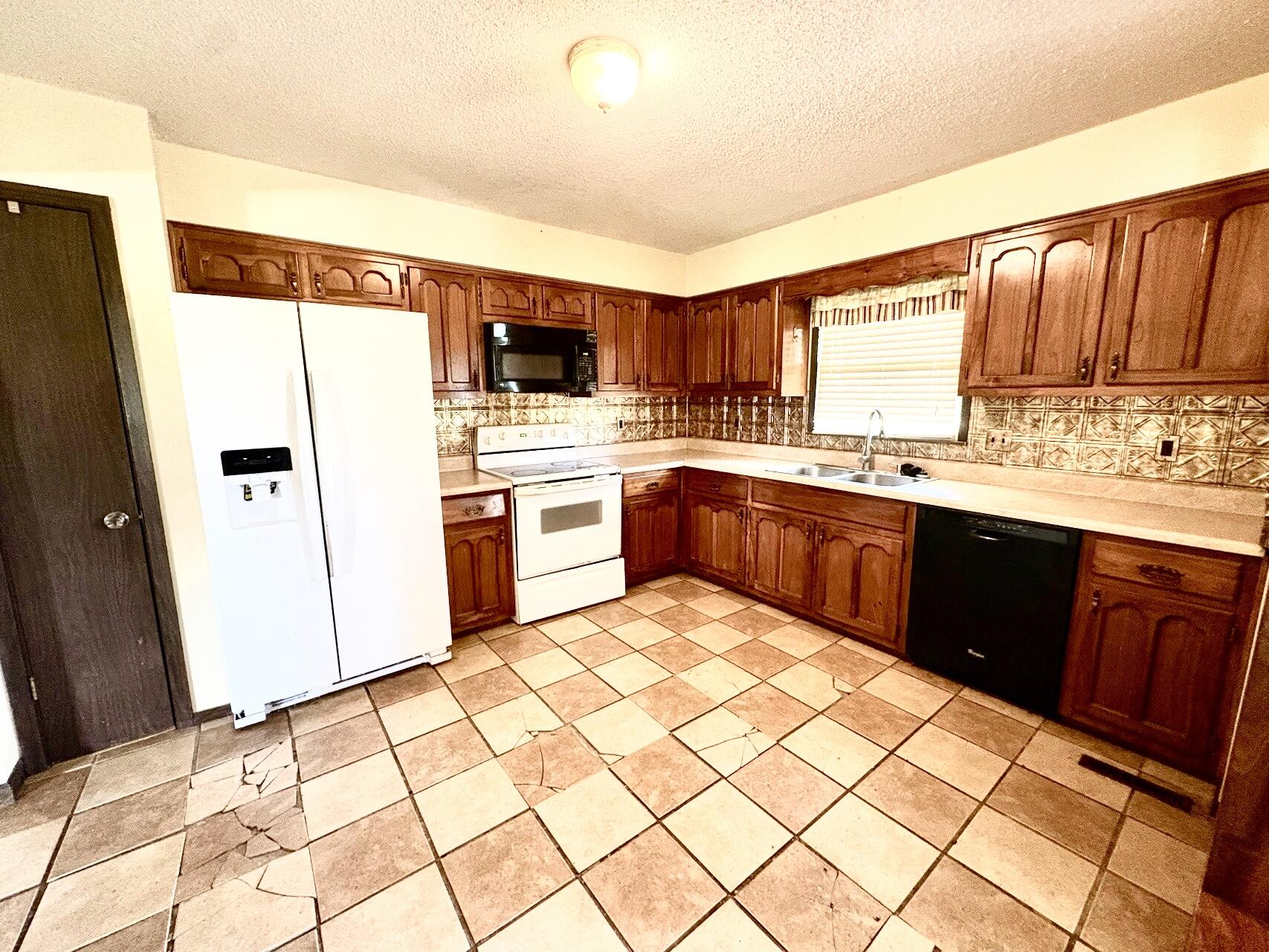 Photo 8 - Residential for sale – 720  Meadow Lane  Nevada, MO
