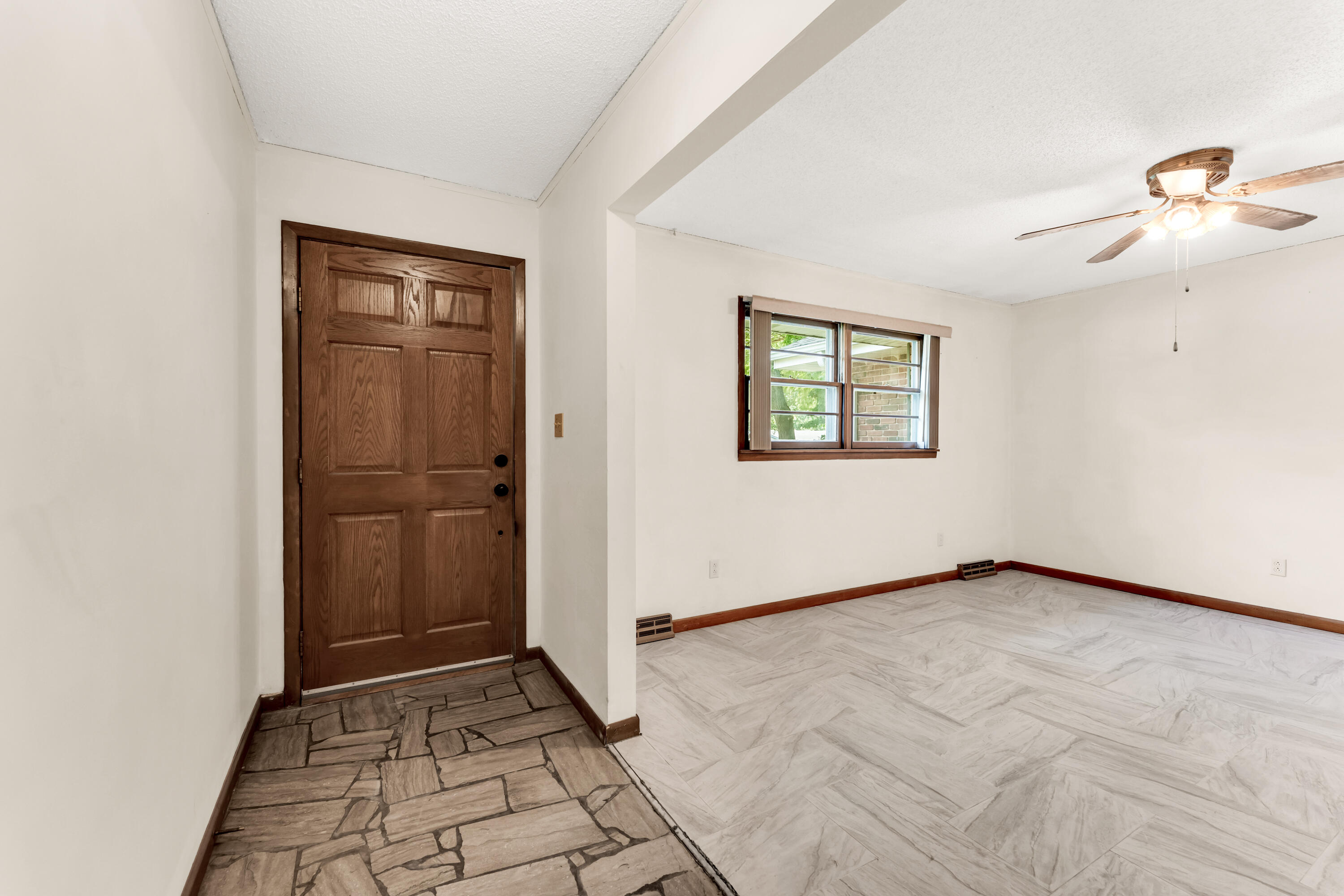 Photo 11 - Residential for sale – 1543 E Glenwood Street  Springfield, MO
