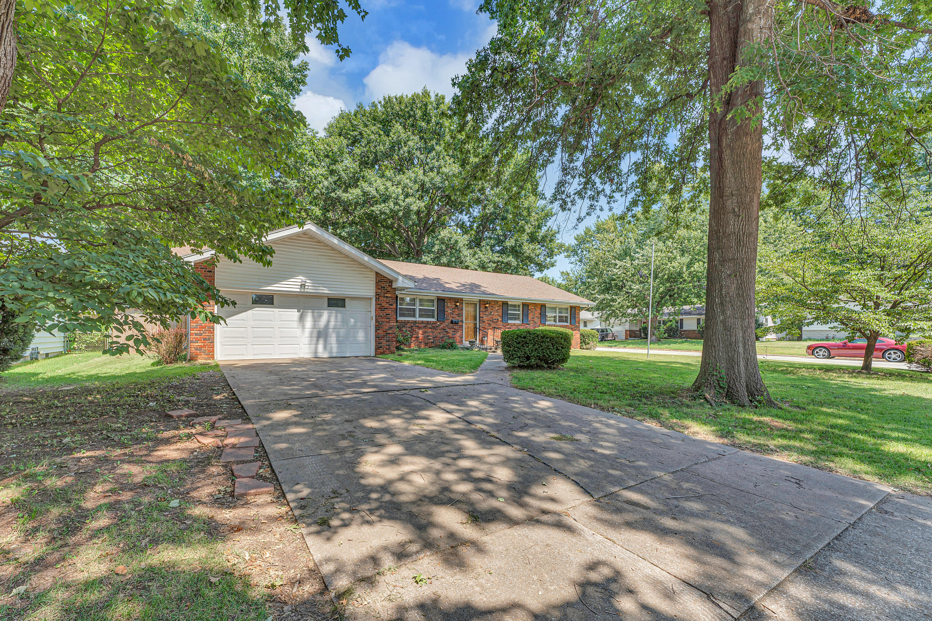 Photo 36 - Residential for sale – 1543 E Glenwood Street  Springfield, MO