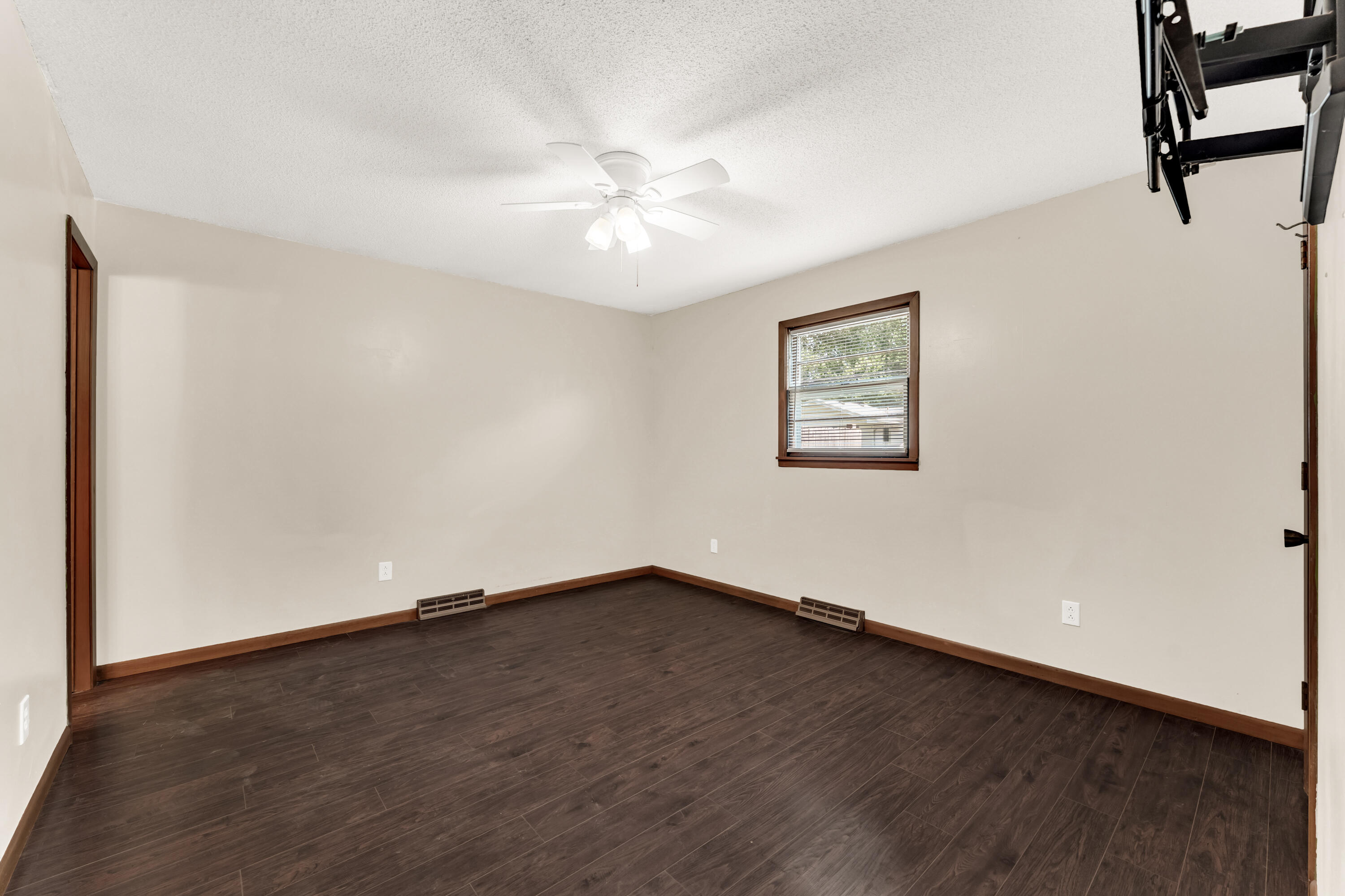 Photo 15 - Residential for sale – 1543 E Glenwood Street  Springfield, MO